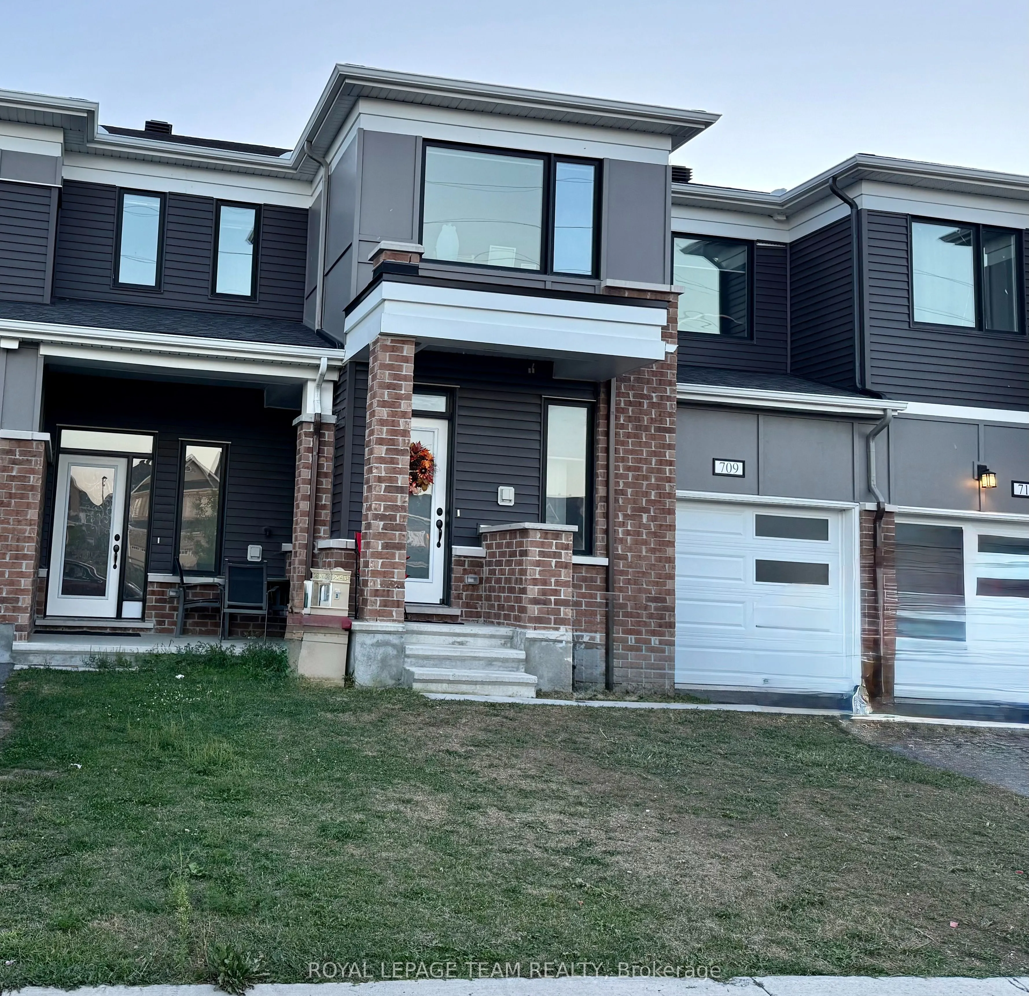709 Megrez Way., Ottawa E