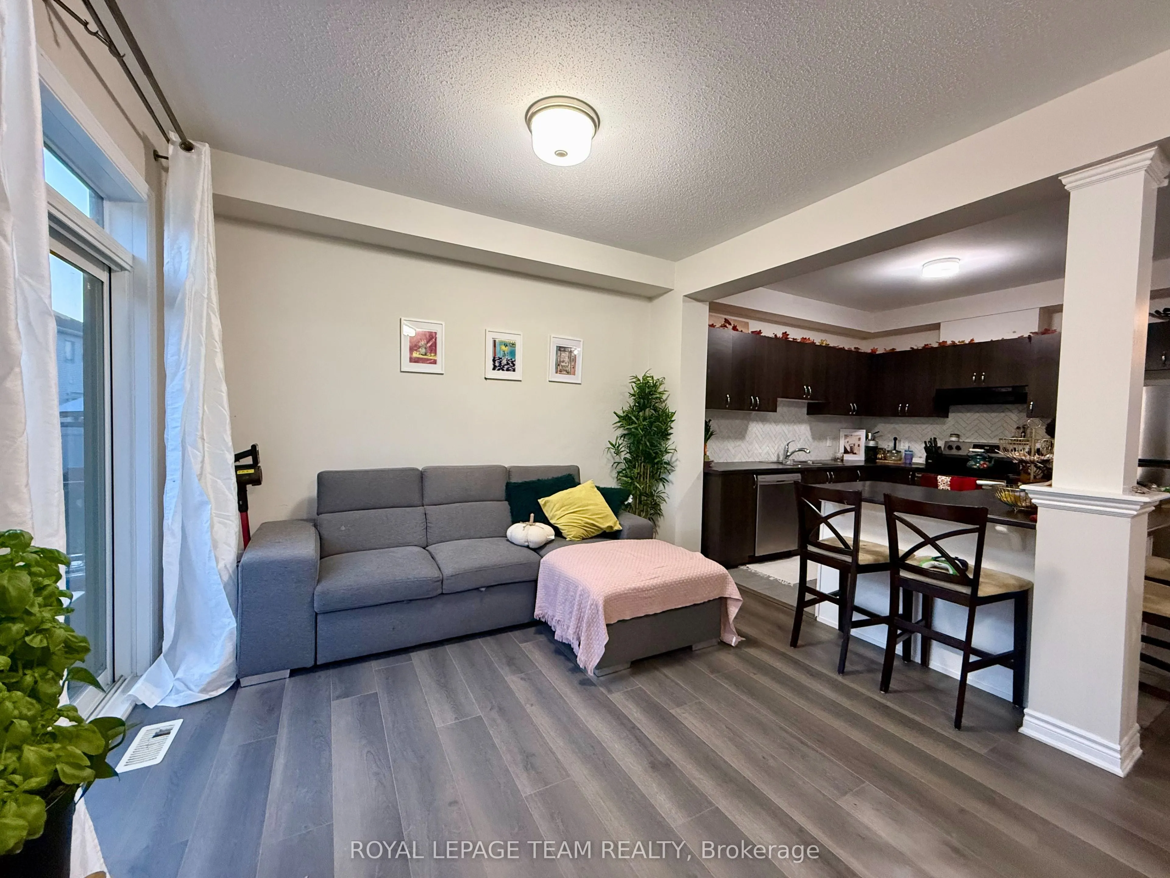 709 Megrez Way., Ottawa E
