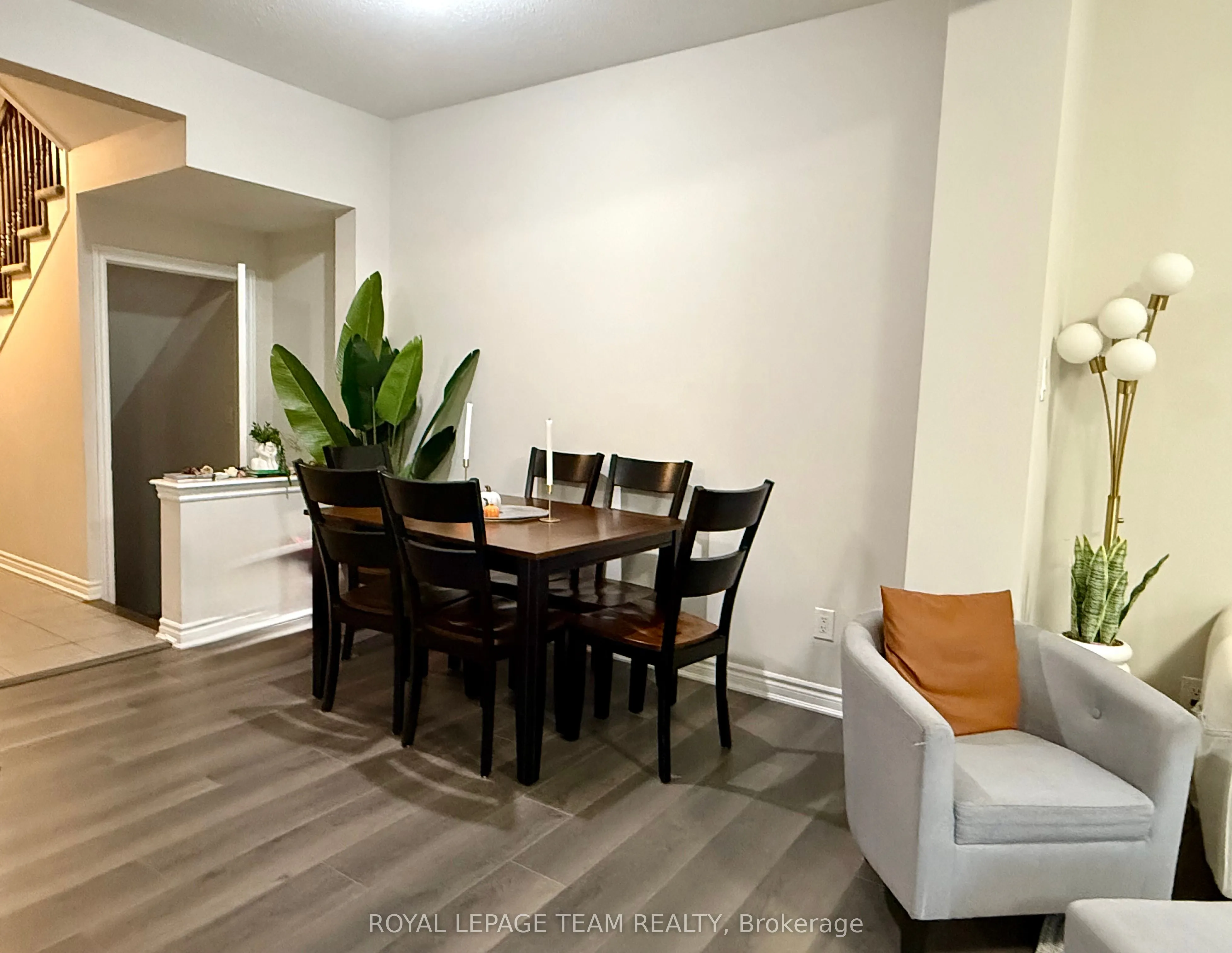 709 Megrez Way., Ottawa E