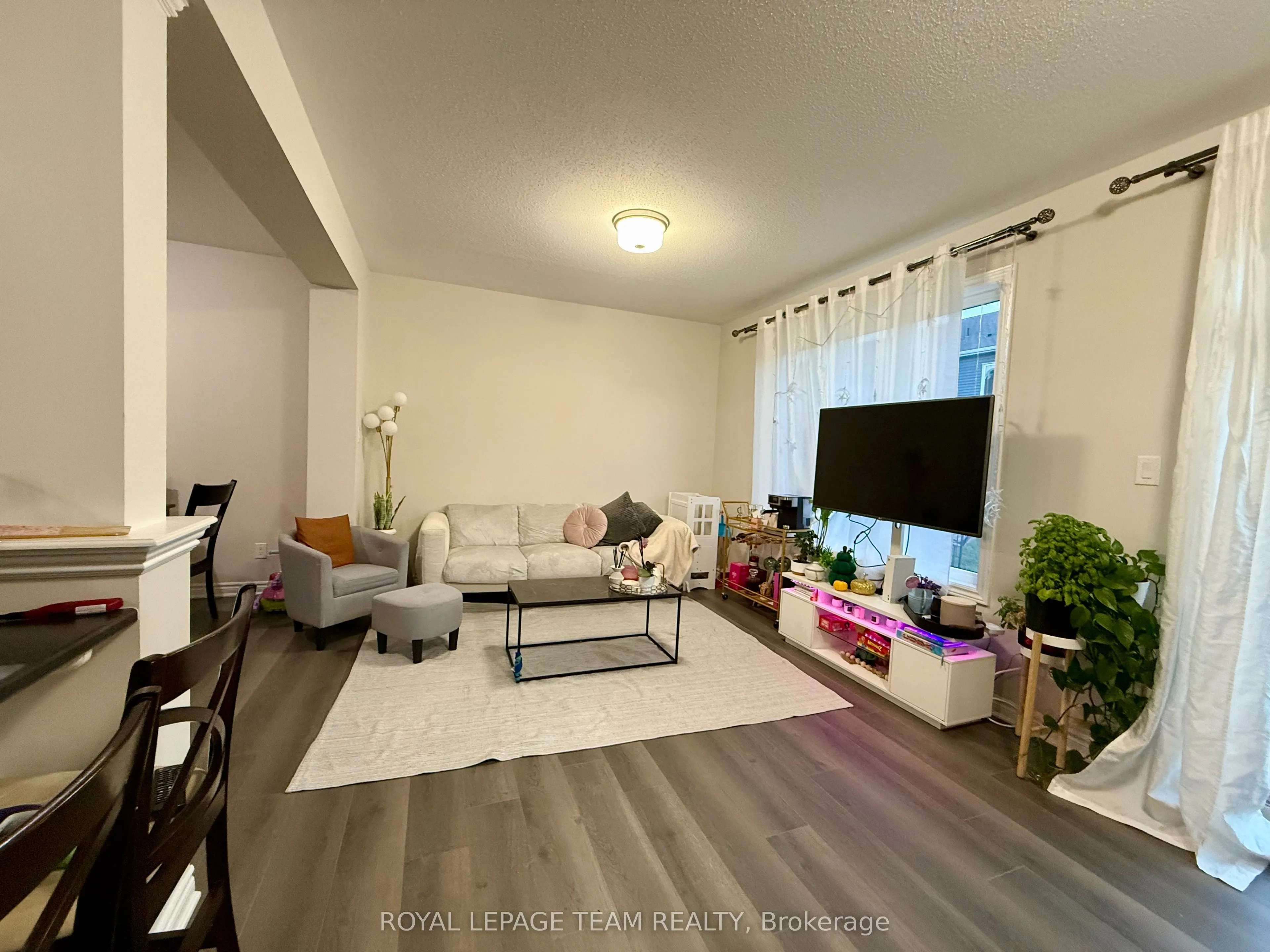709 Megrez Way., Ottawa E