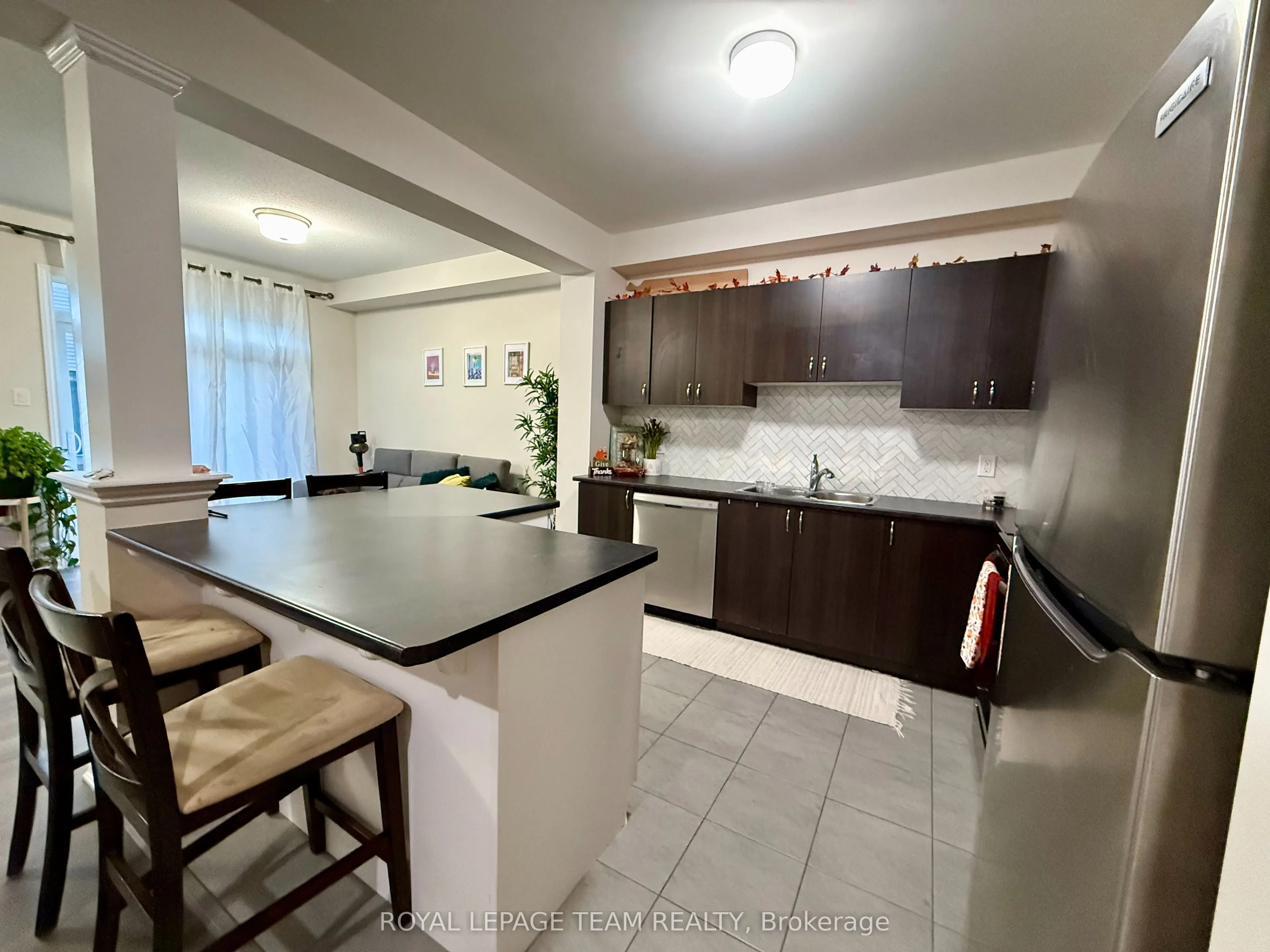 709 Megrez Way., Ottawa E