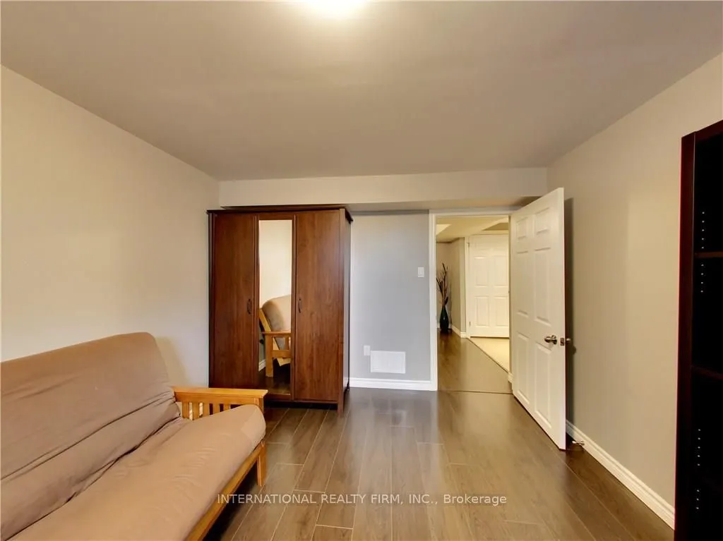 5 Regis Court, #Basement
