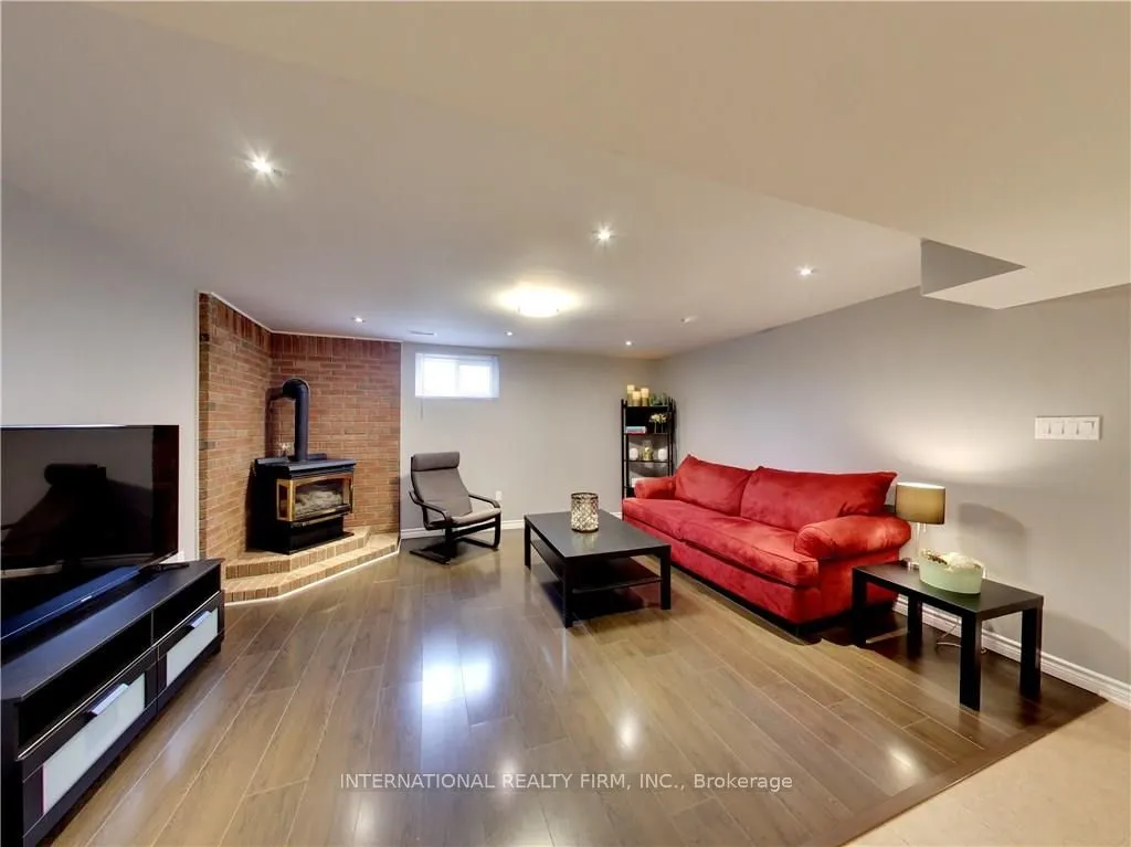 5 Regis Court, #Basement