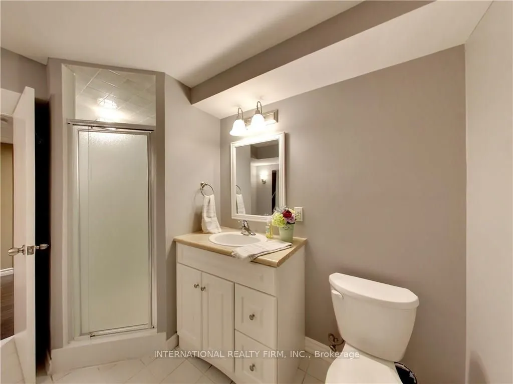 5 Regis Court, #Basement