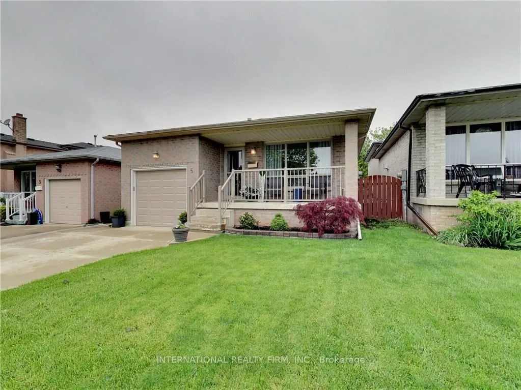 5 Regis Court, #Basement