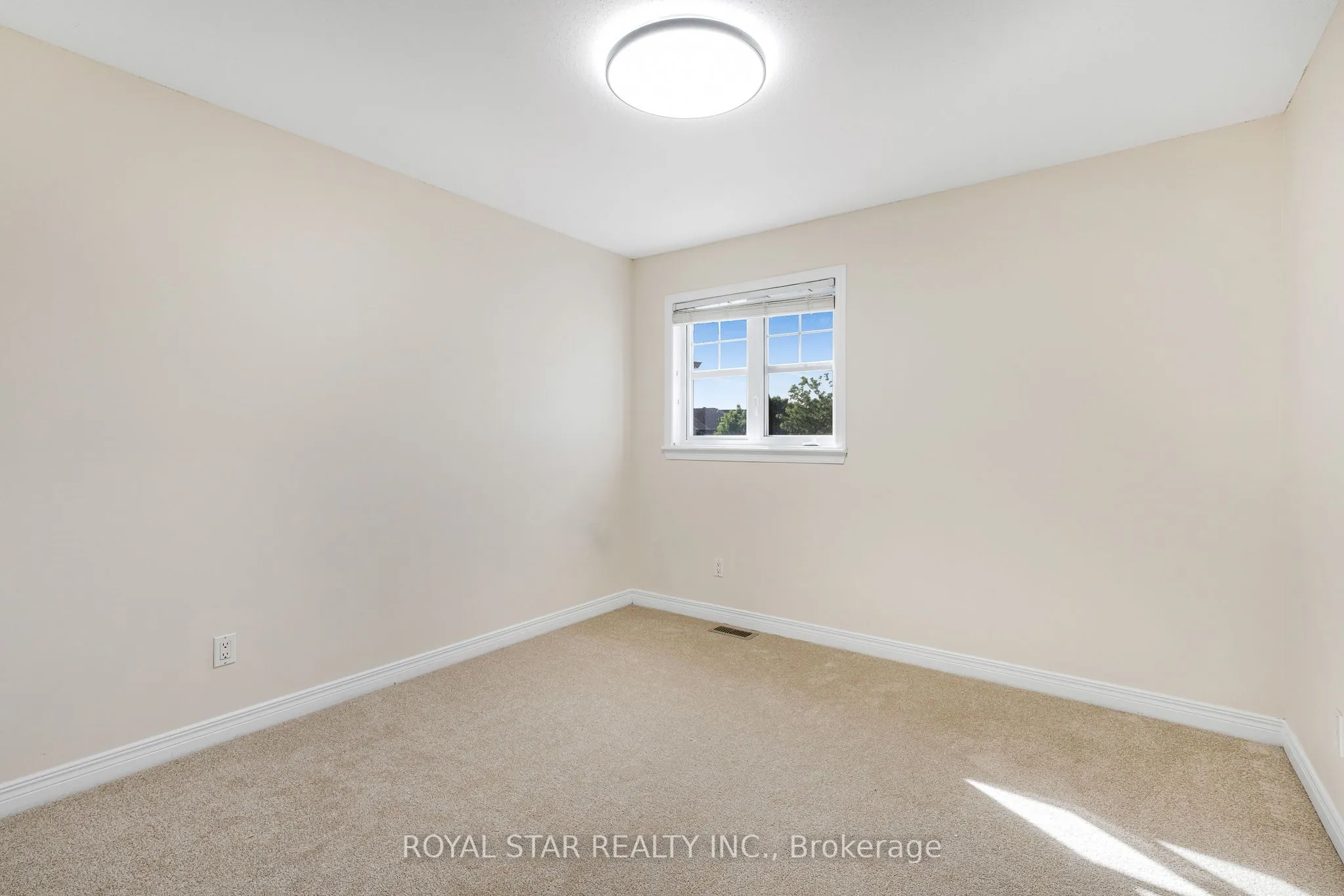 846 Feather Moss Way