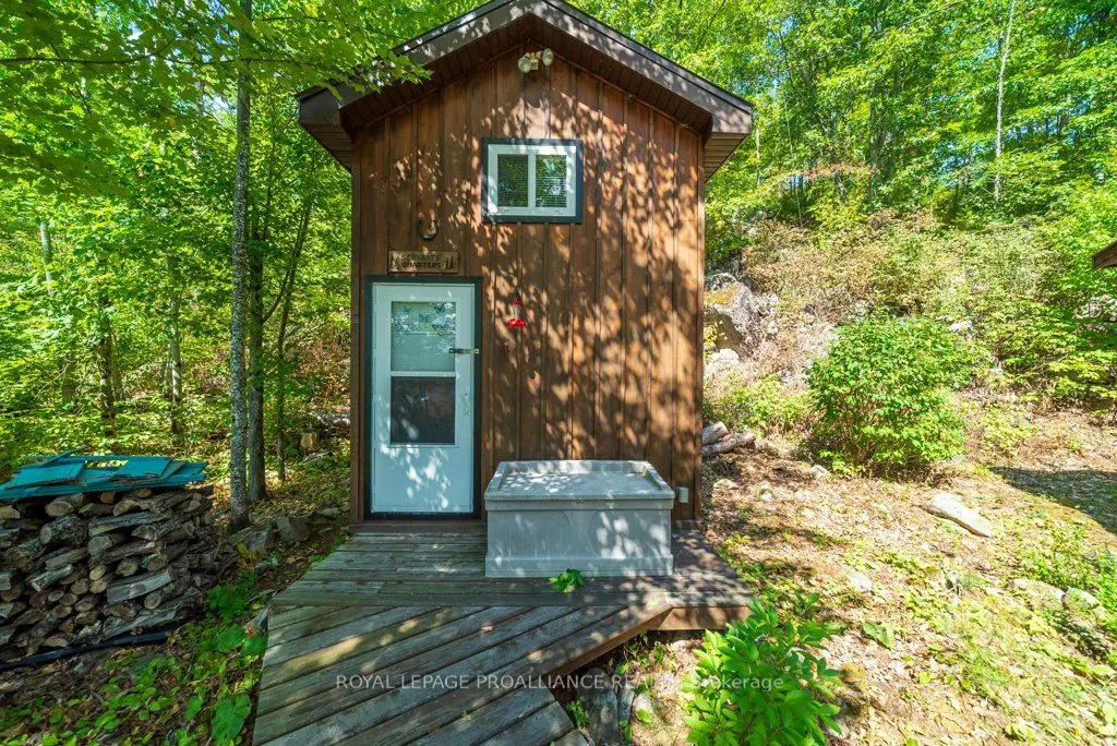 163 Mazinaw Lake