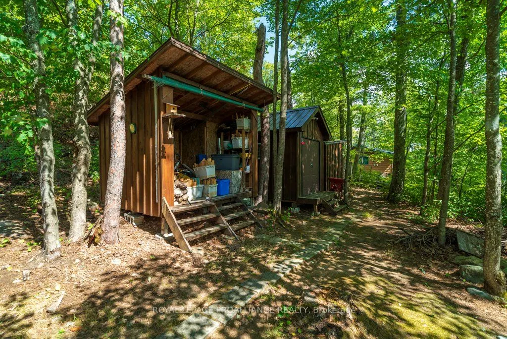 163 Mazinaw Lake