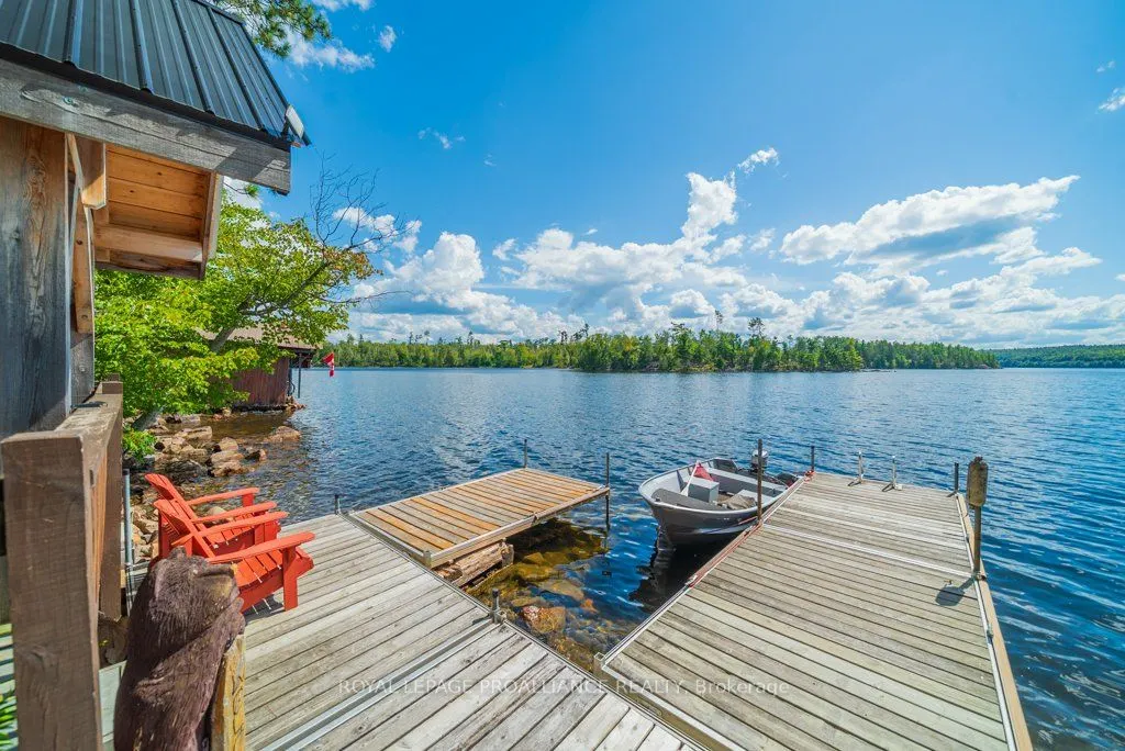 163 Mazinaw Lake