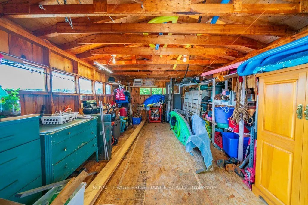 163 Mazinaw Lake