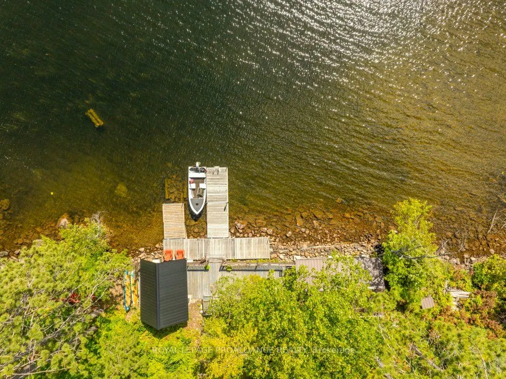 163 Mazinaw Lake