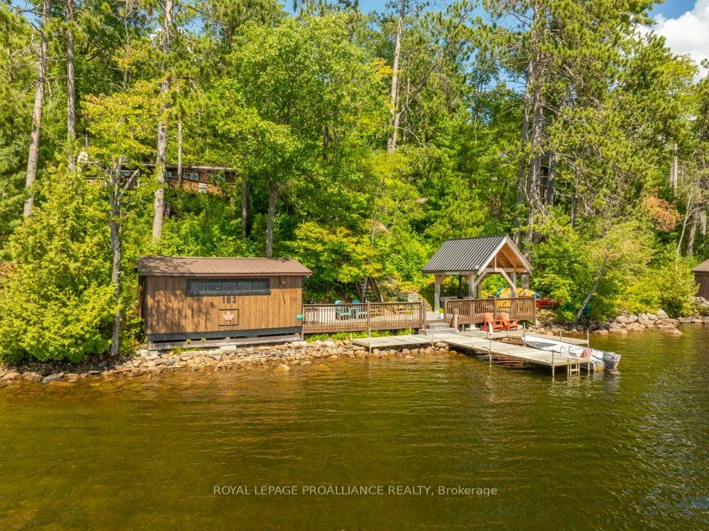 163 Mazinaw Lake