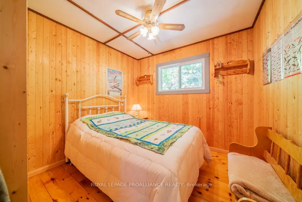 163 Mazinaw Lake