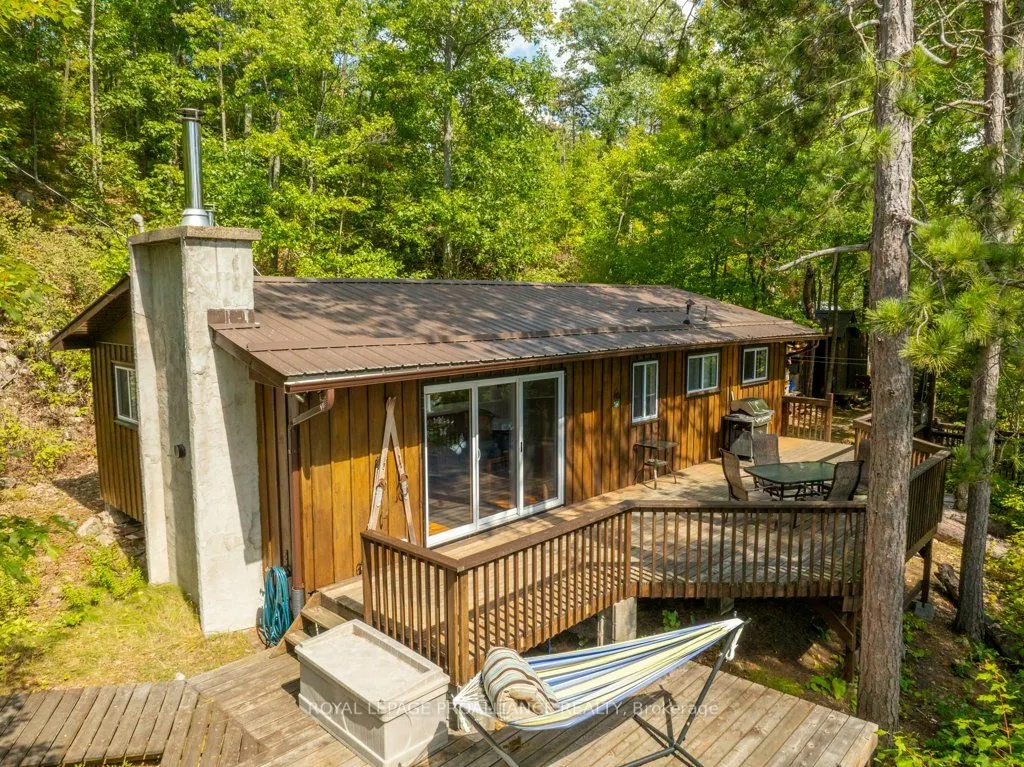 163 Mazinaw Lake