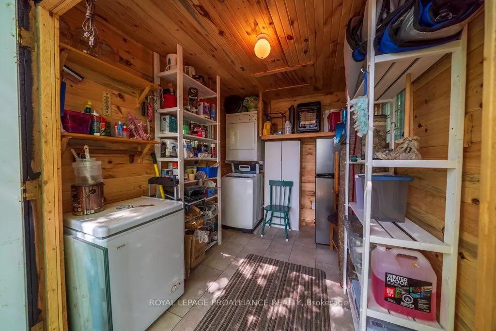 163 Mazinaw Lake