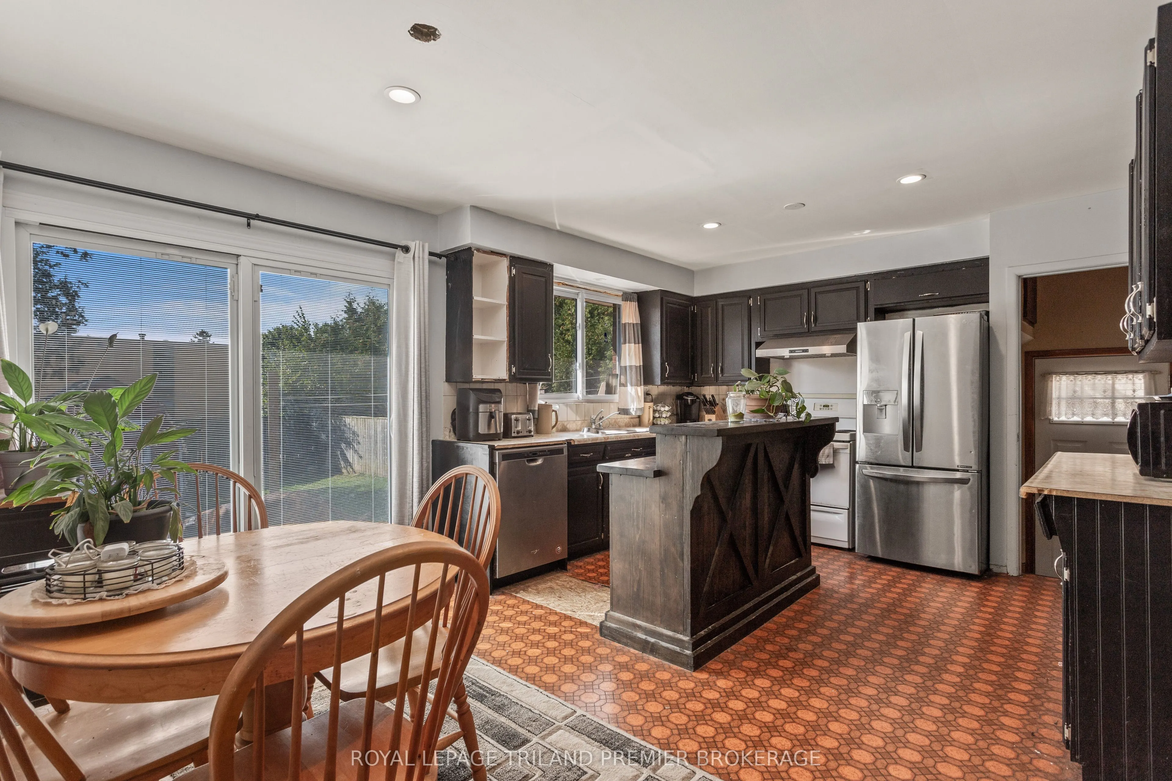 36 Genevive Crescent