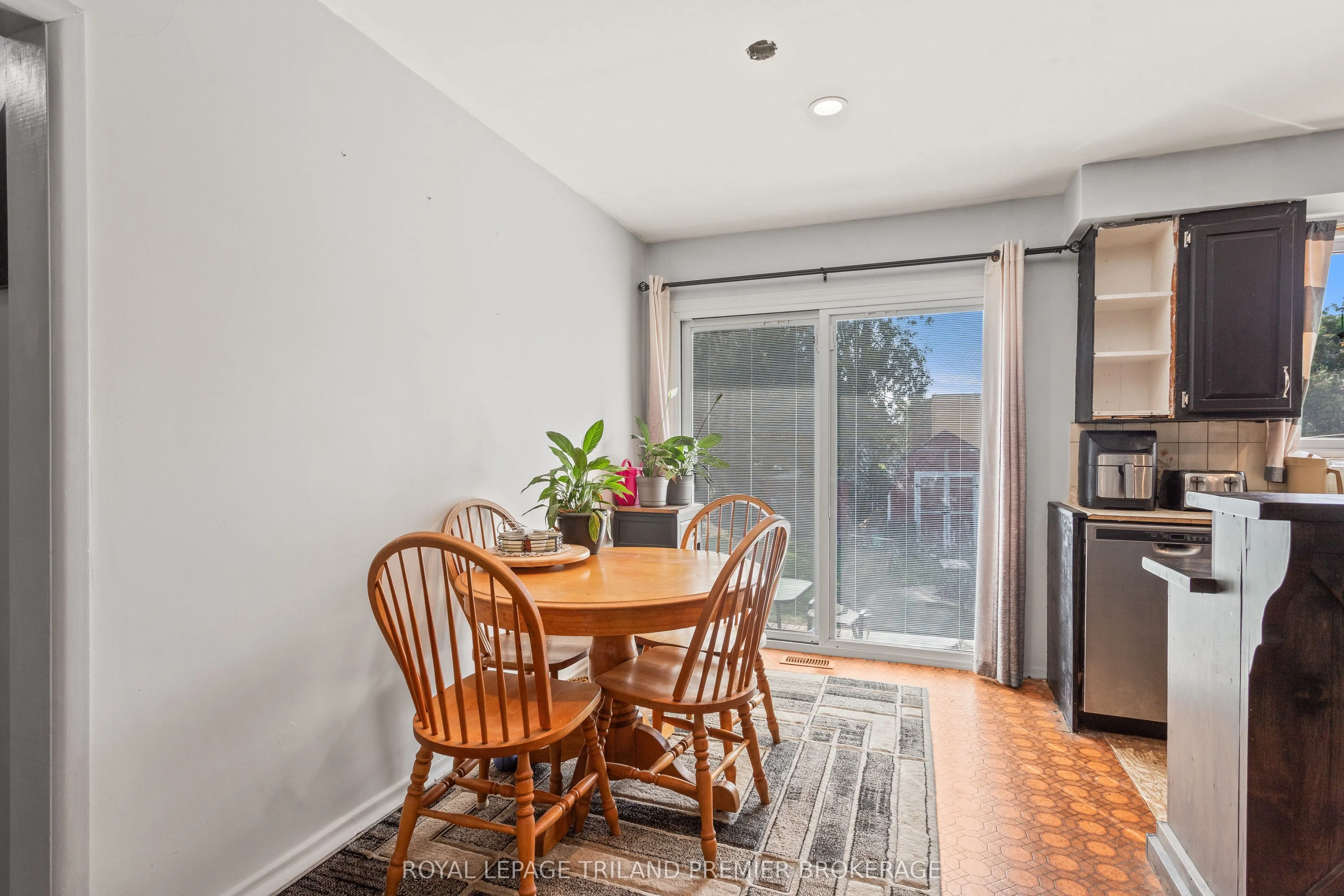 36 Genevive Crescent