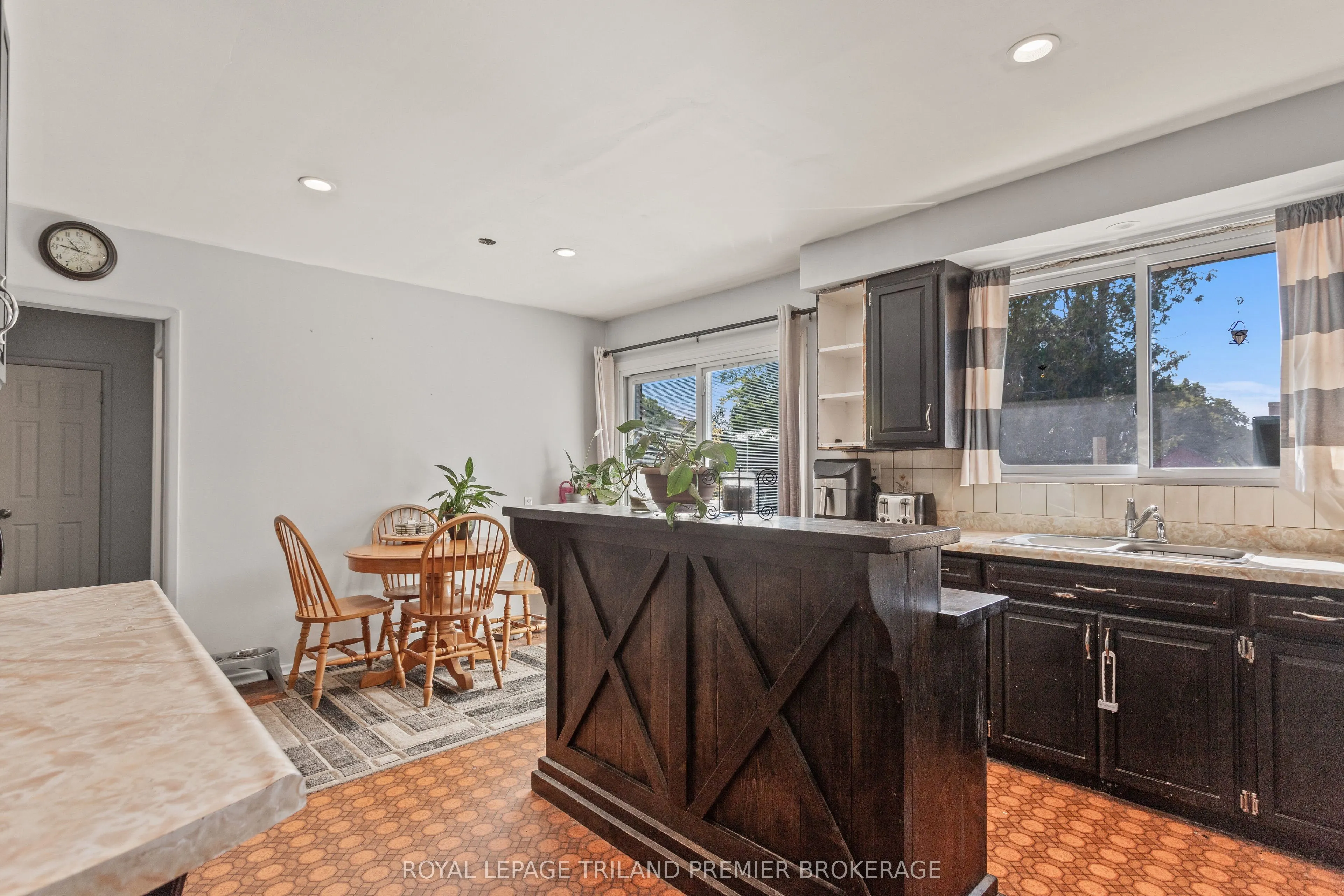 36 Genevive Crescent