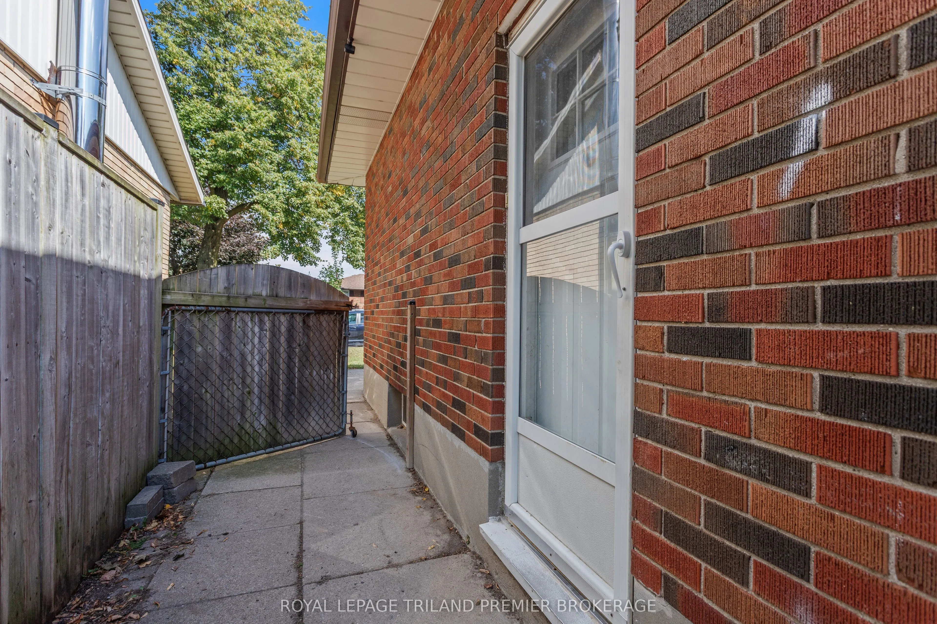 36 Genevive Crescent