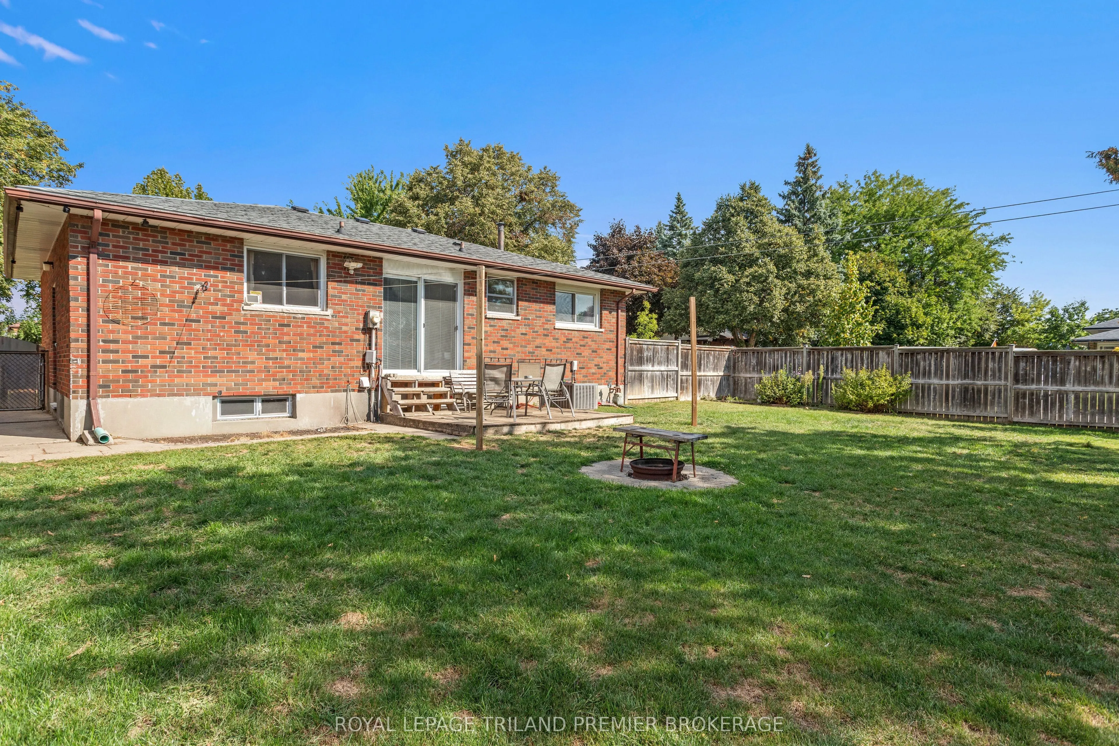 36 Genevive Crescent