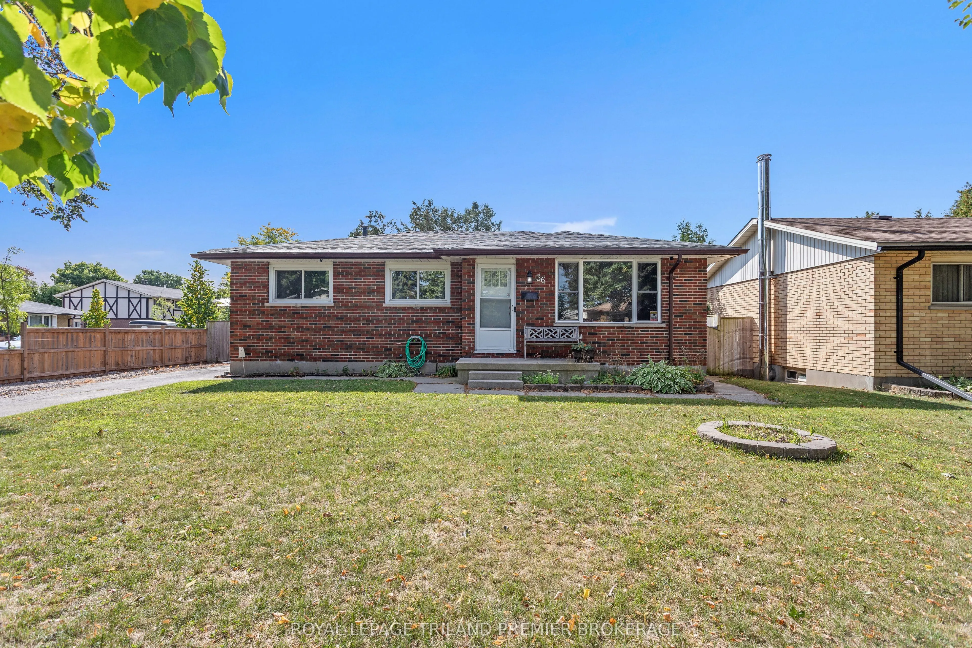 36 Genevive Crescent
