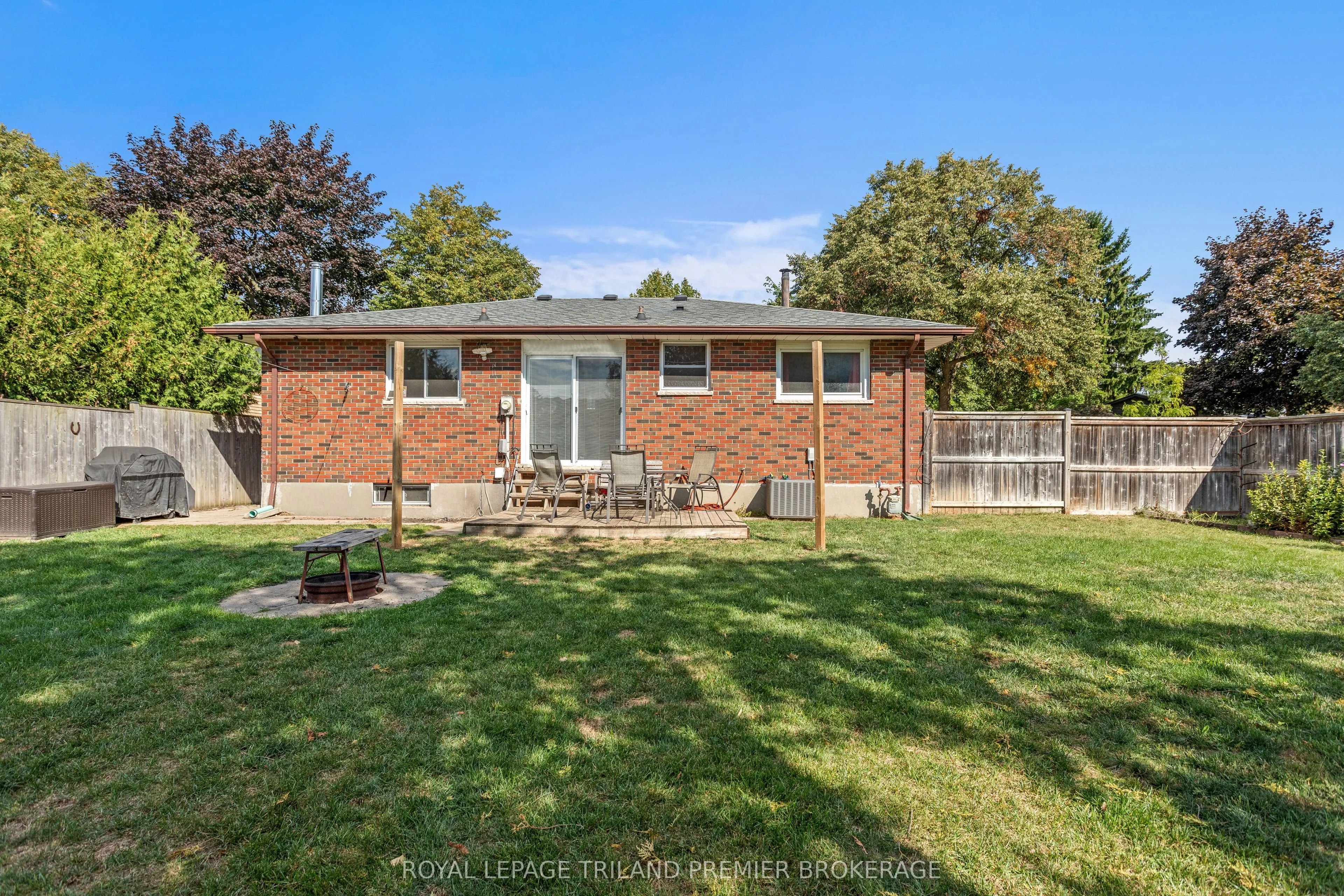 36 Genevive Crescent
