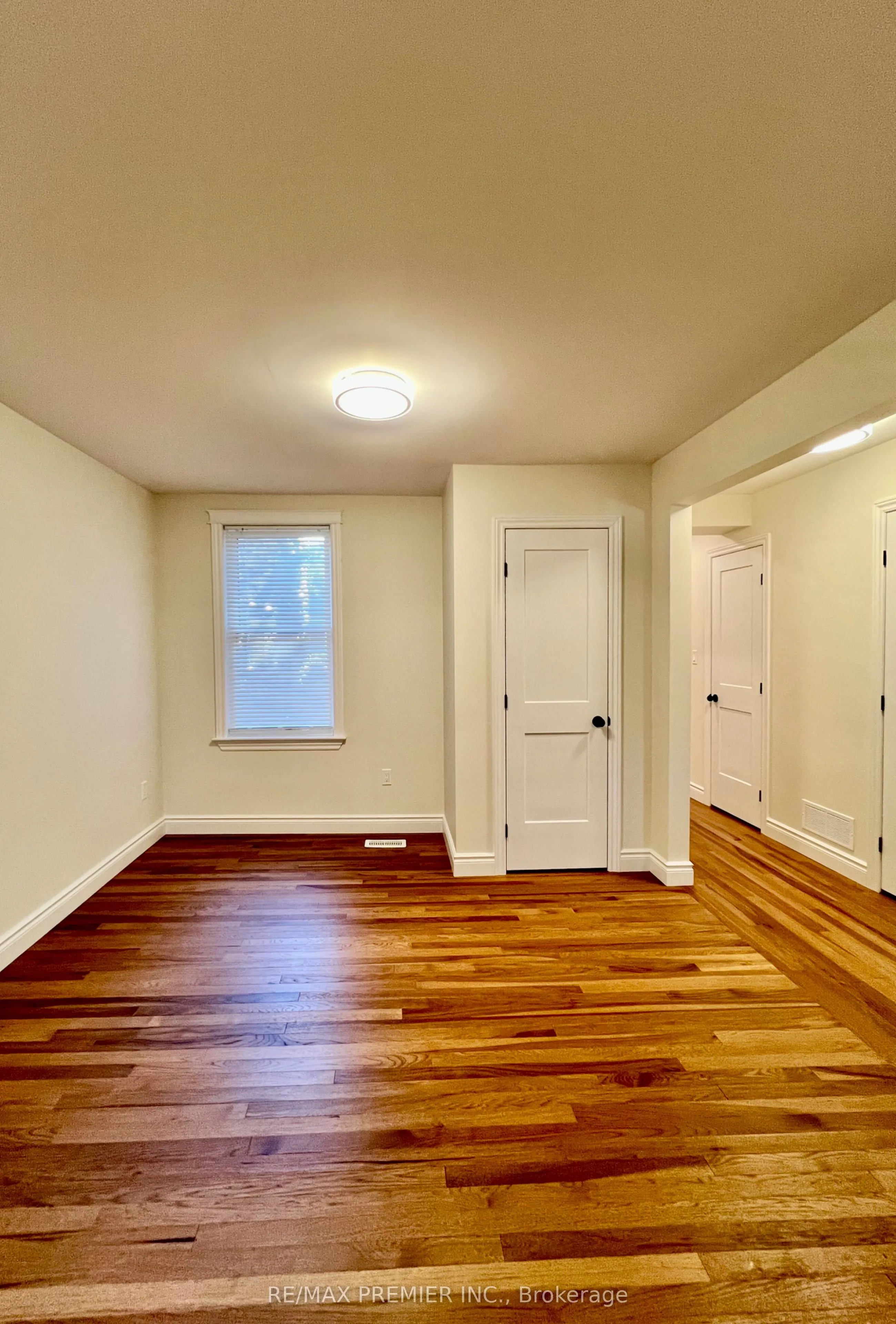 10 Patrick St