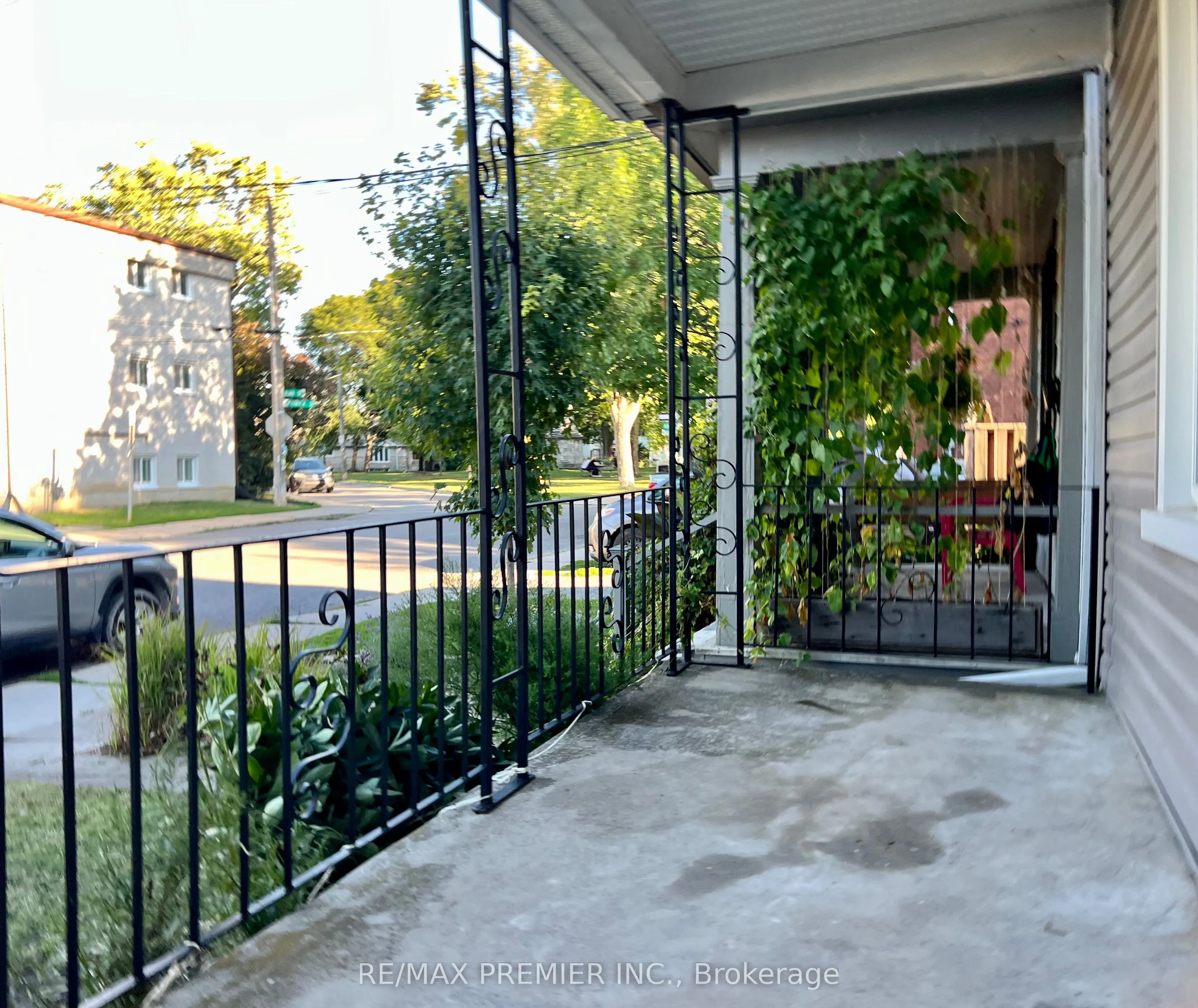 10 Patrick St