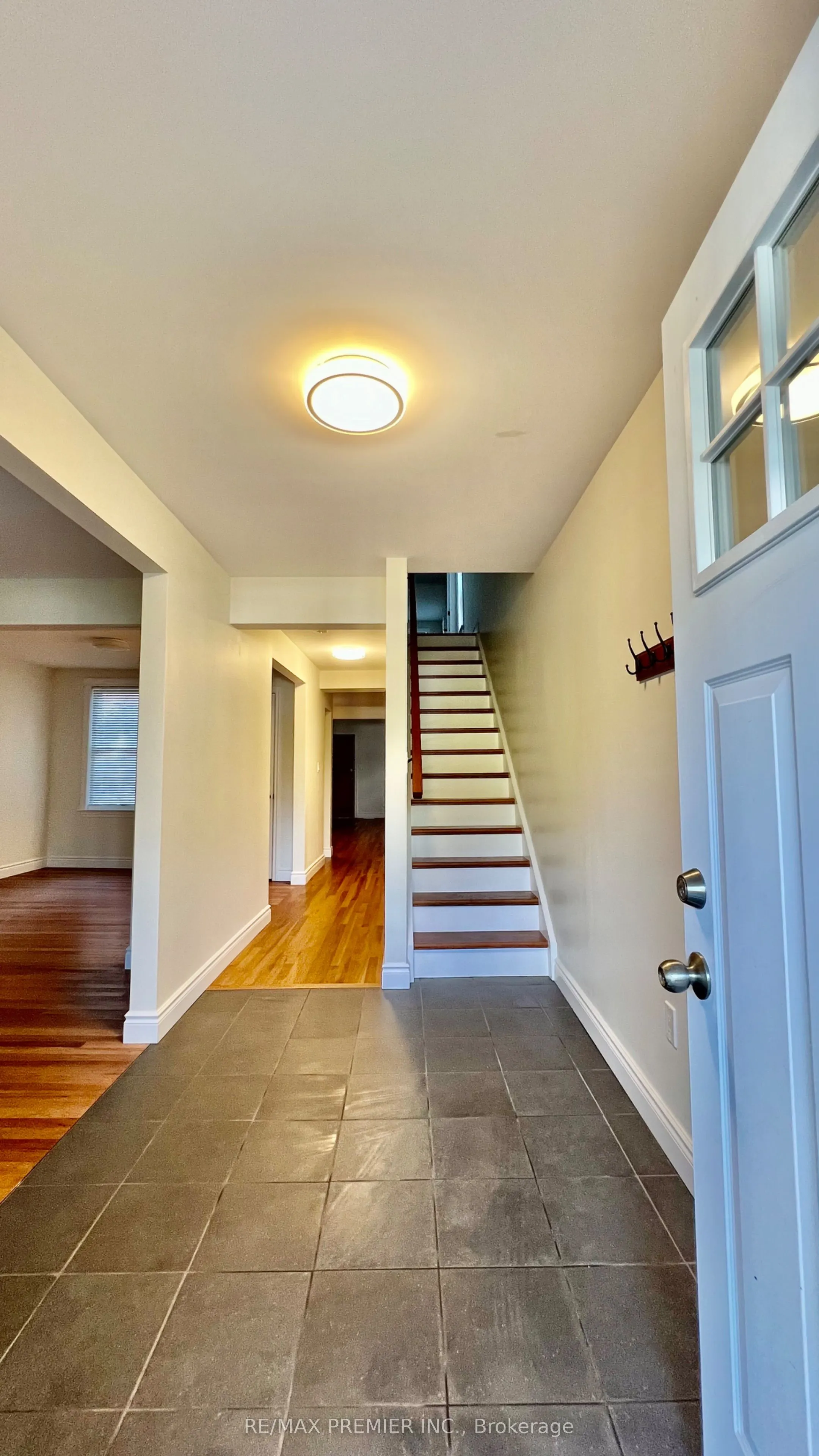 10 Patrick St