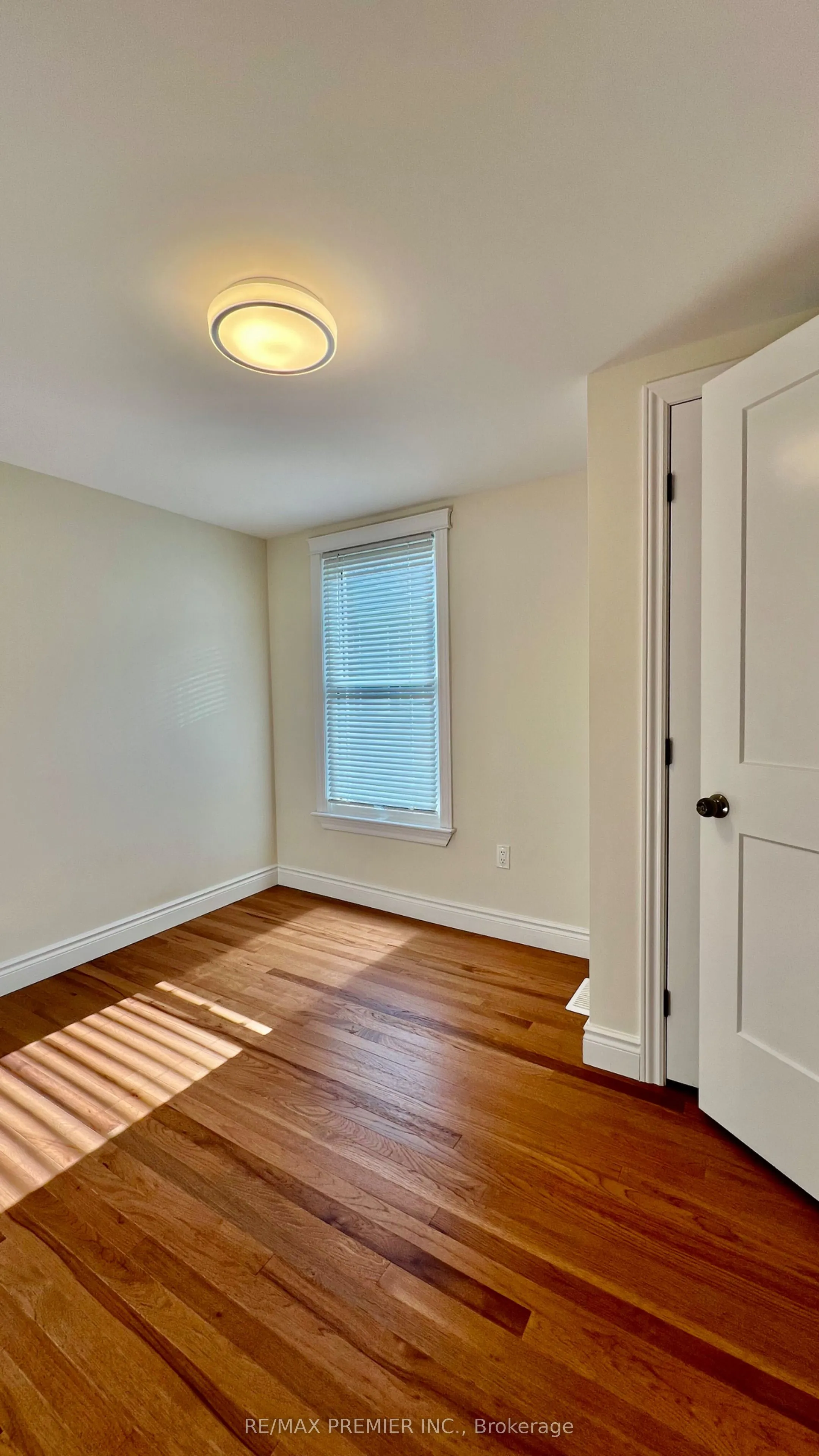 10 Patrick St
