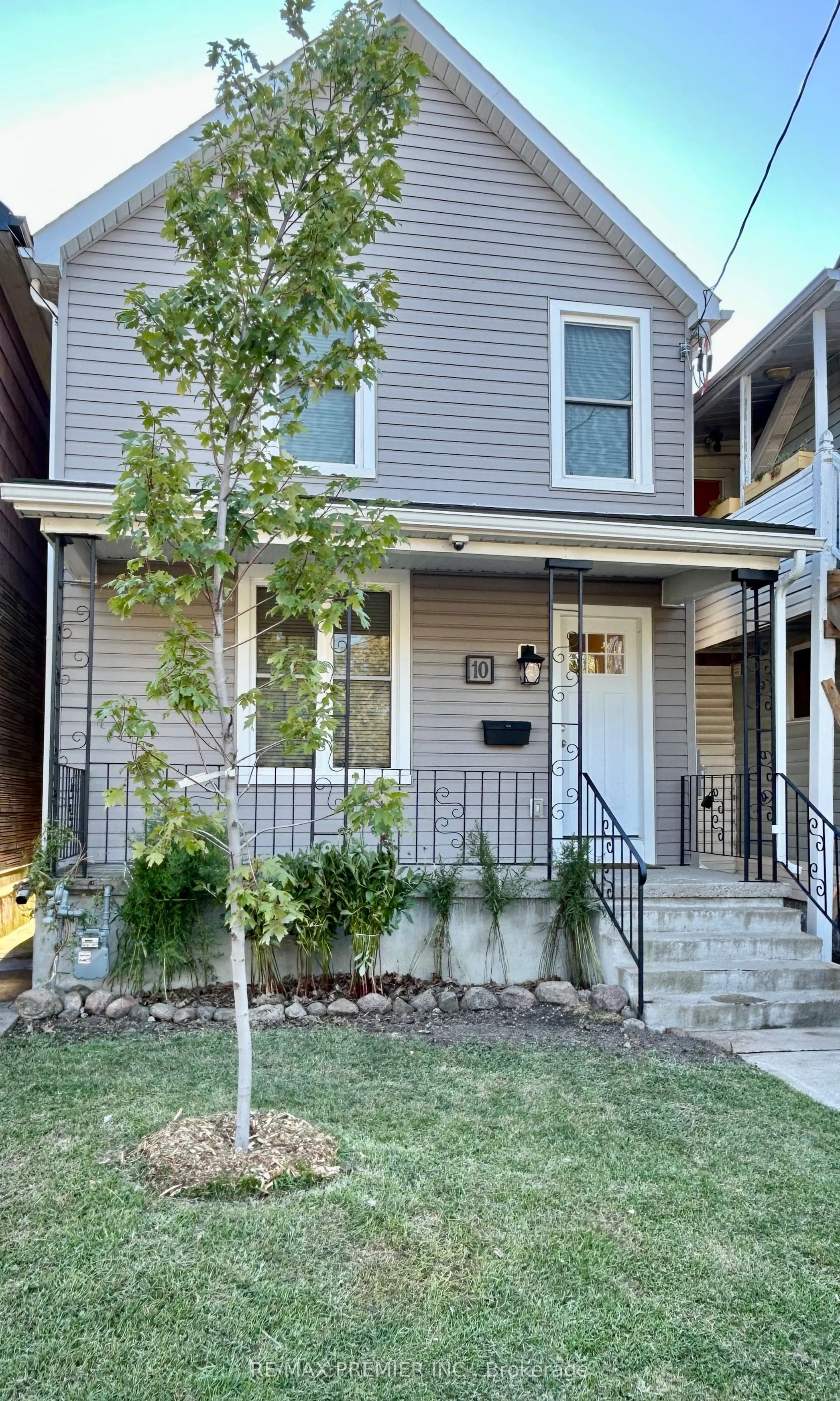 10 Patrick St