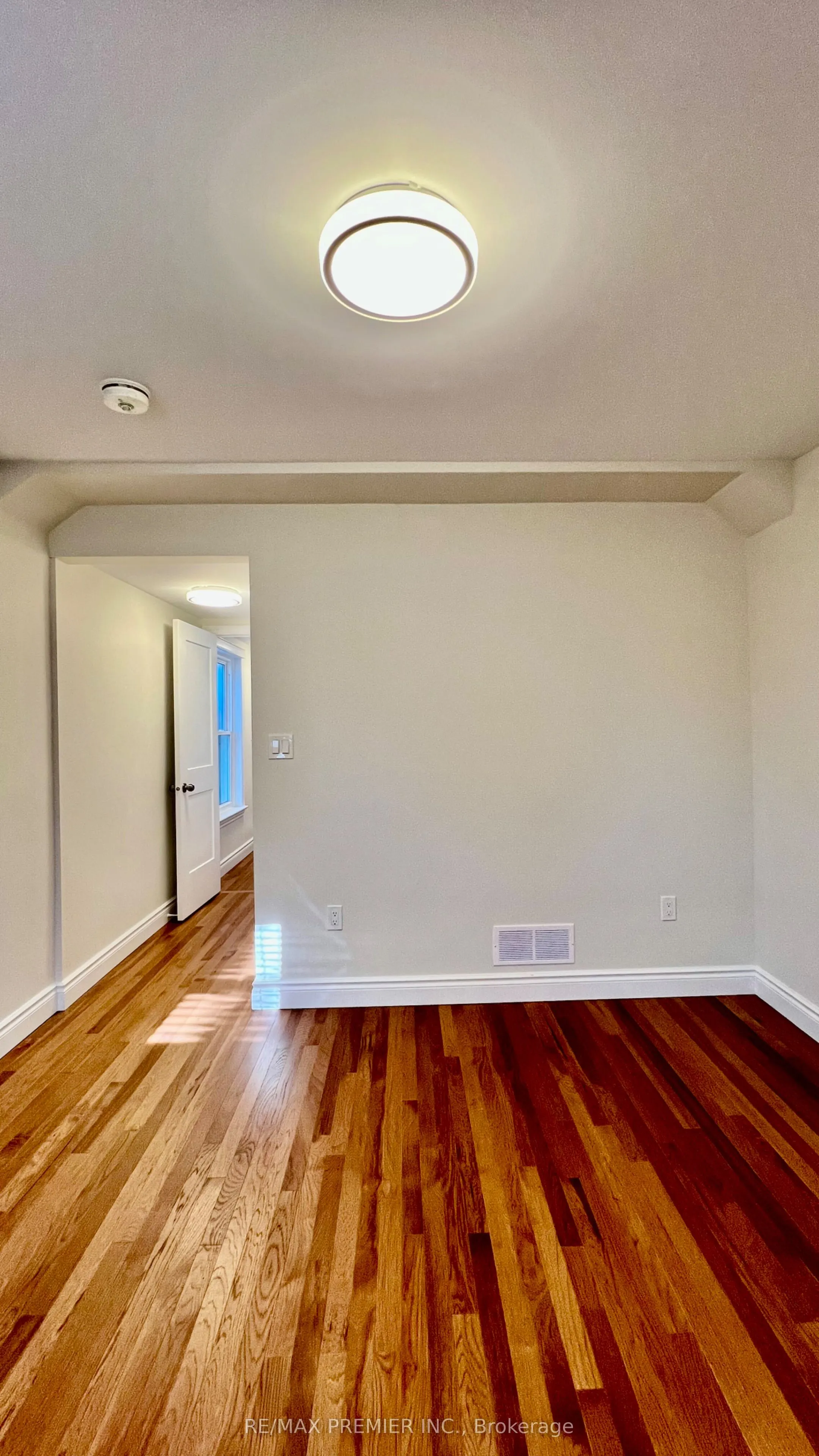 10 Patrick St