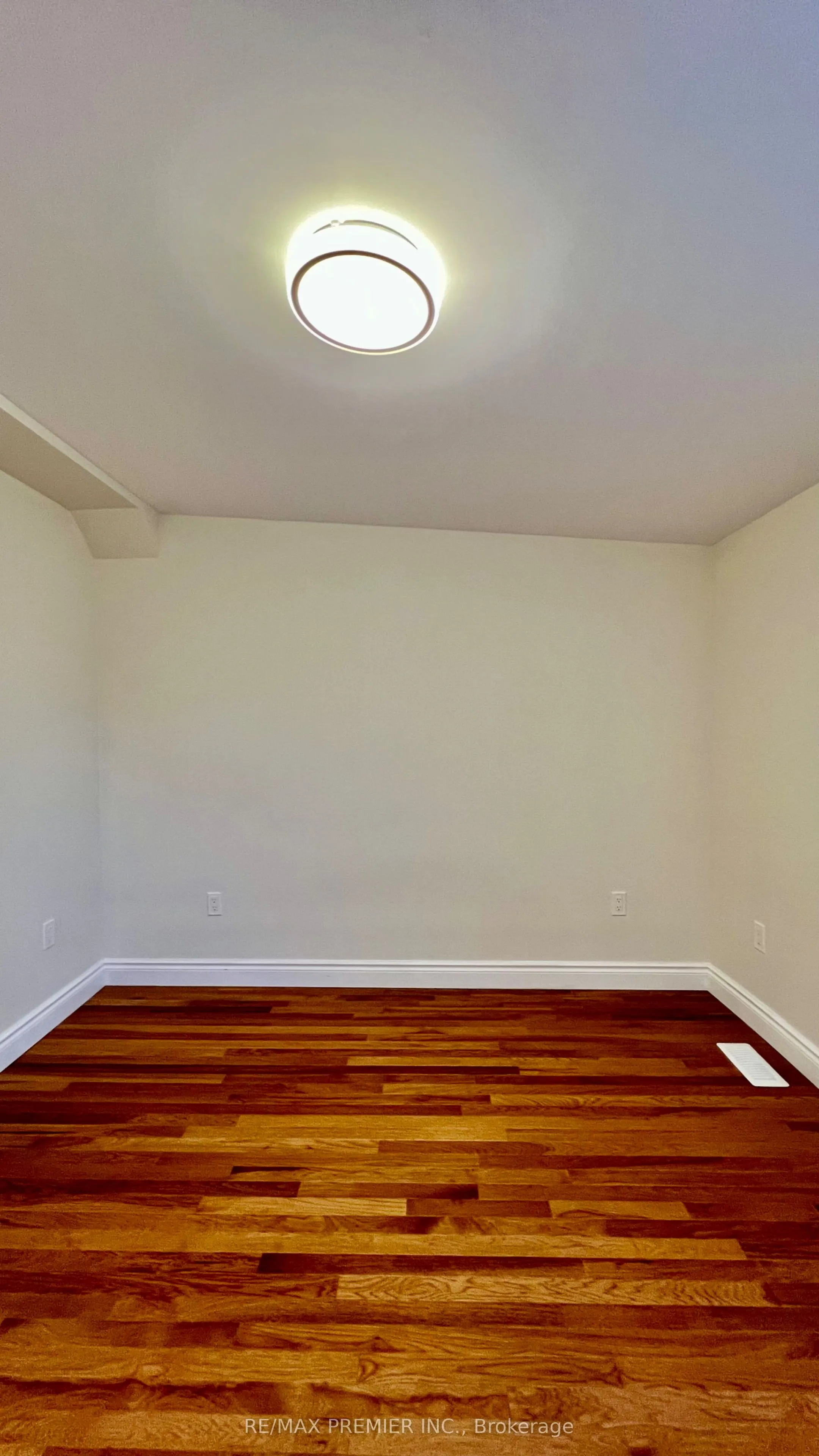 10 Patrick St