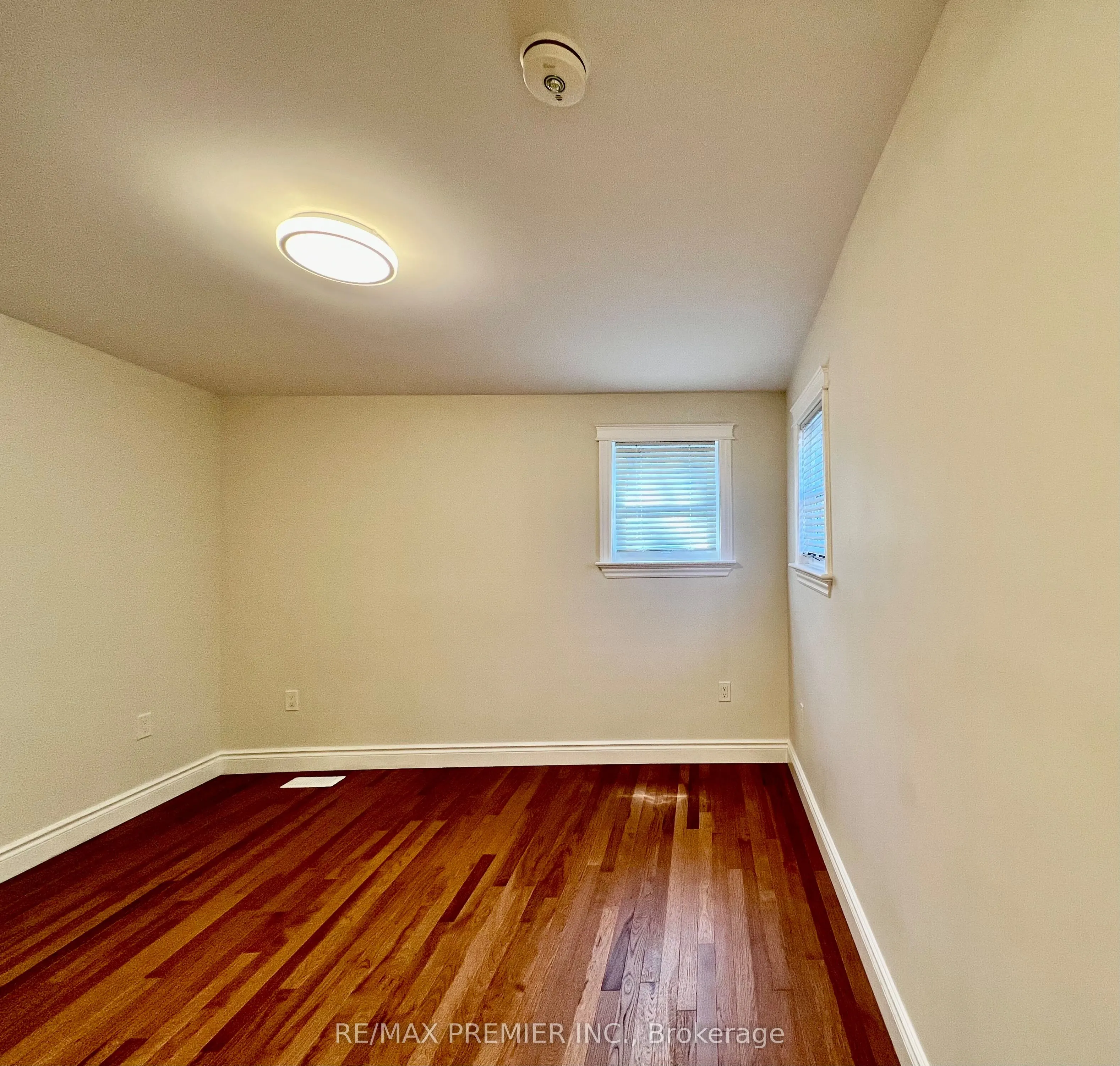 10 Patrick St
