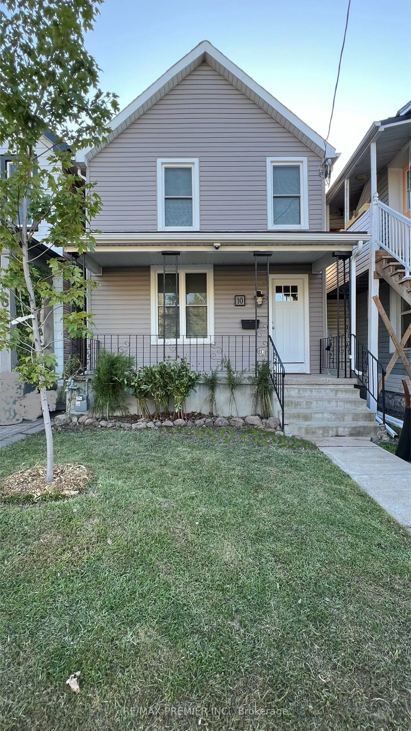 10 Patrick St