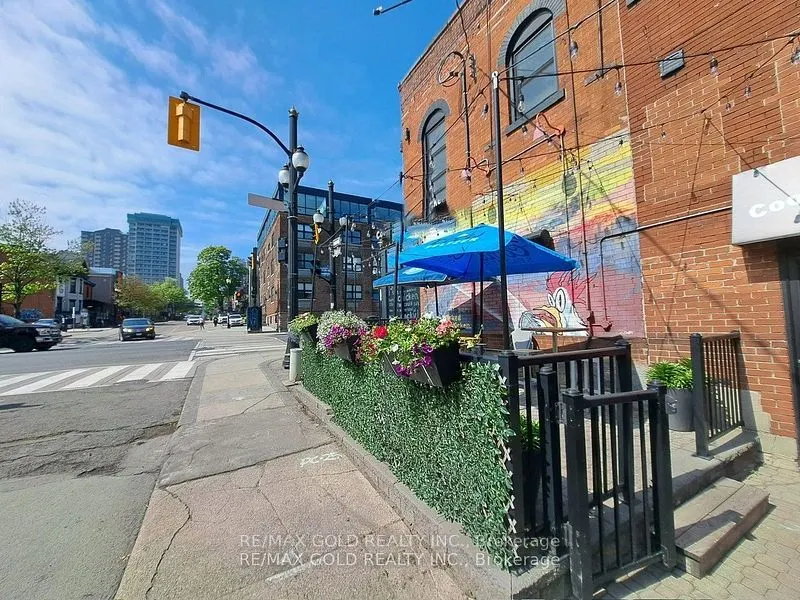 272 King Street W