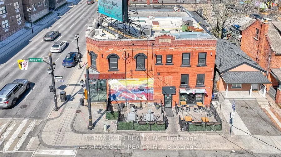 272 King Street W