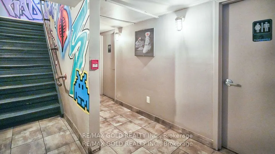 272 King Street W