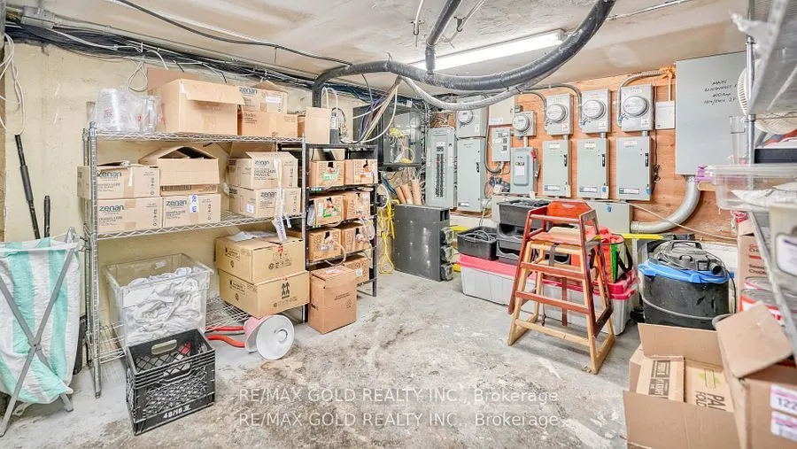 272 King Street W