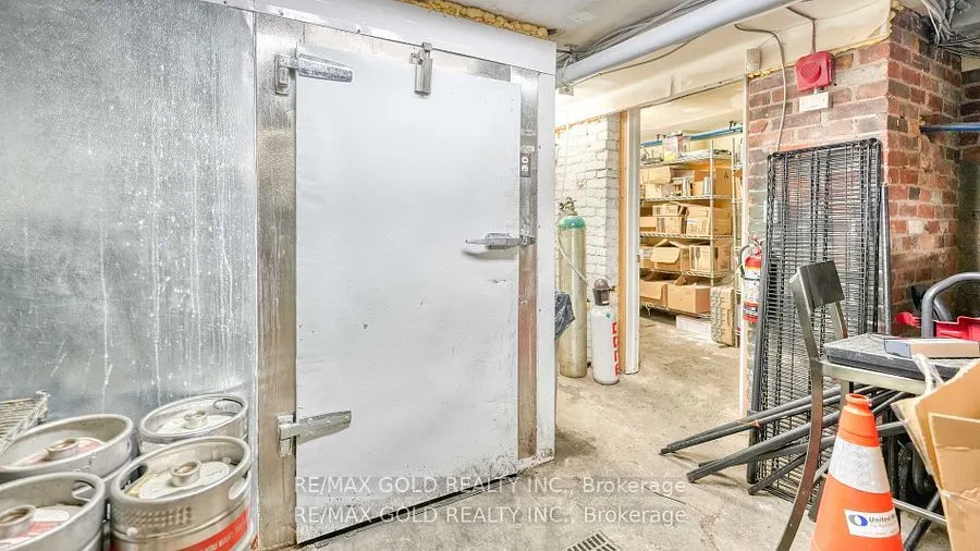 272 King Street W