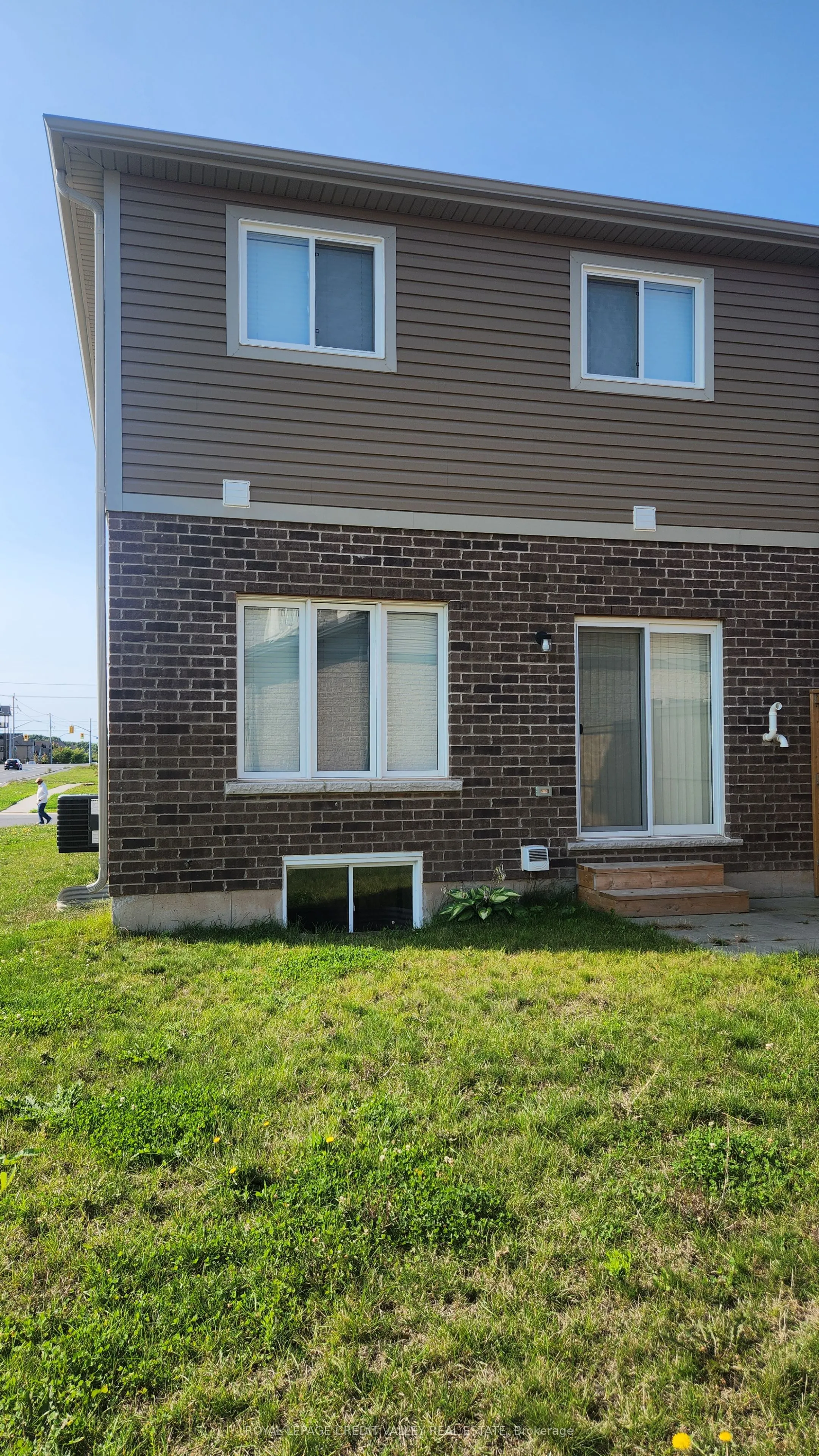 4 Sycamore Street