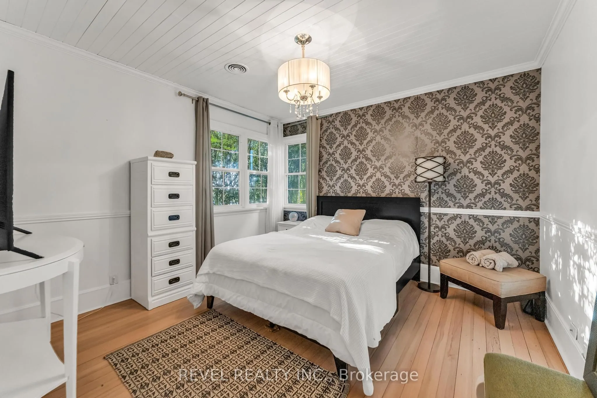 331 St Paul Street W