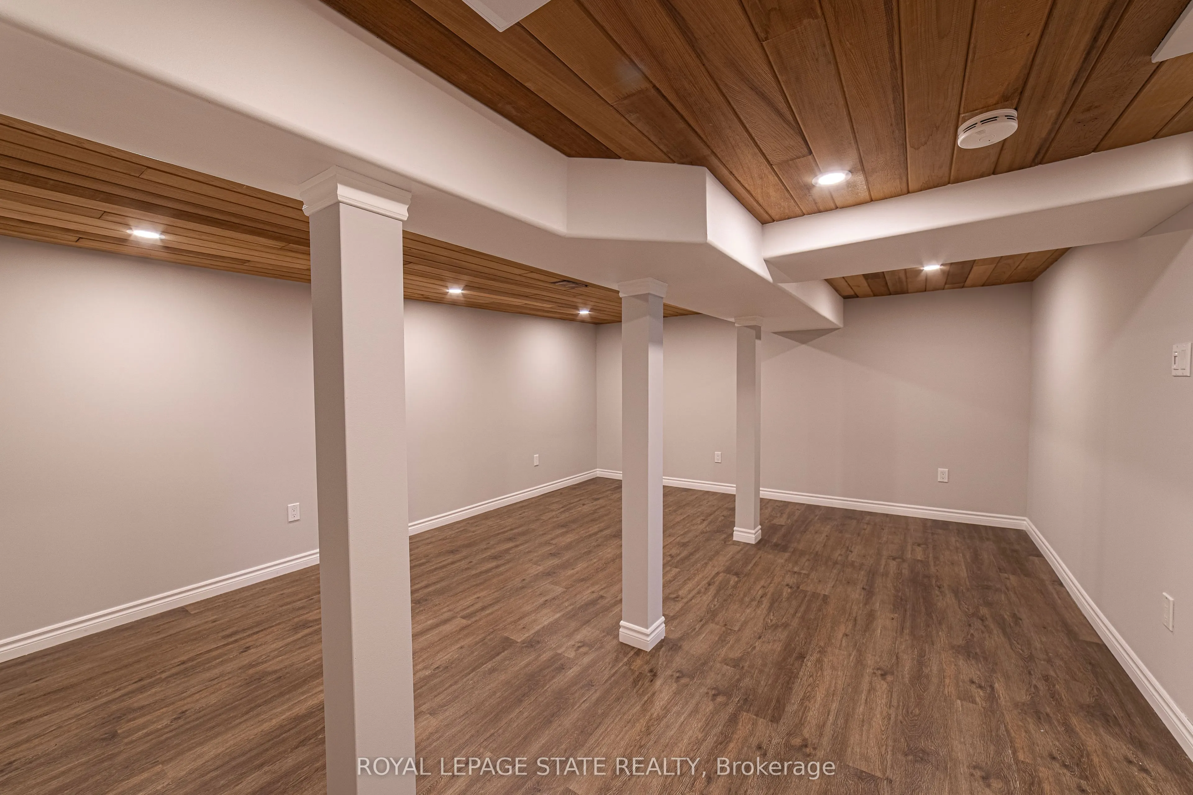 12 Maple Avenue
