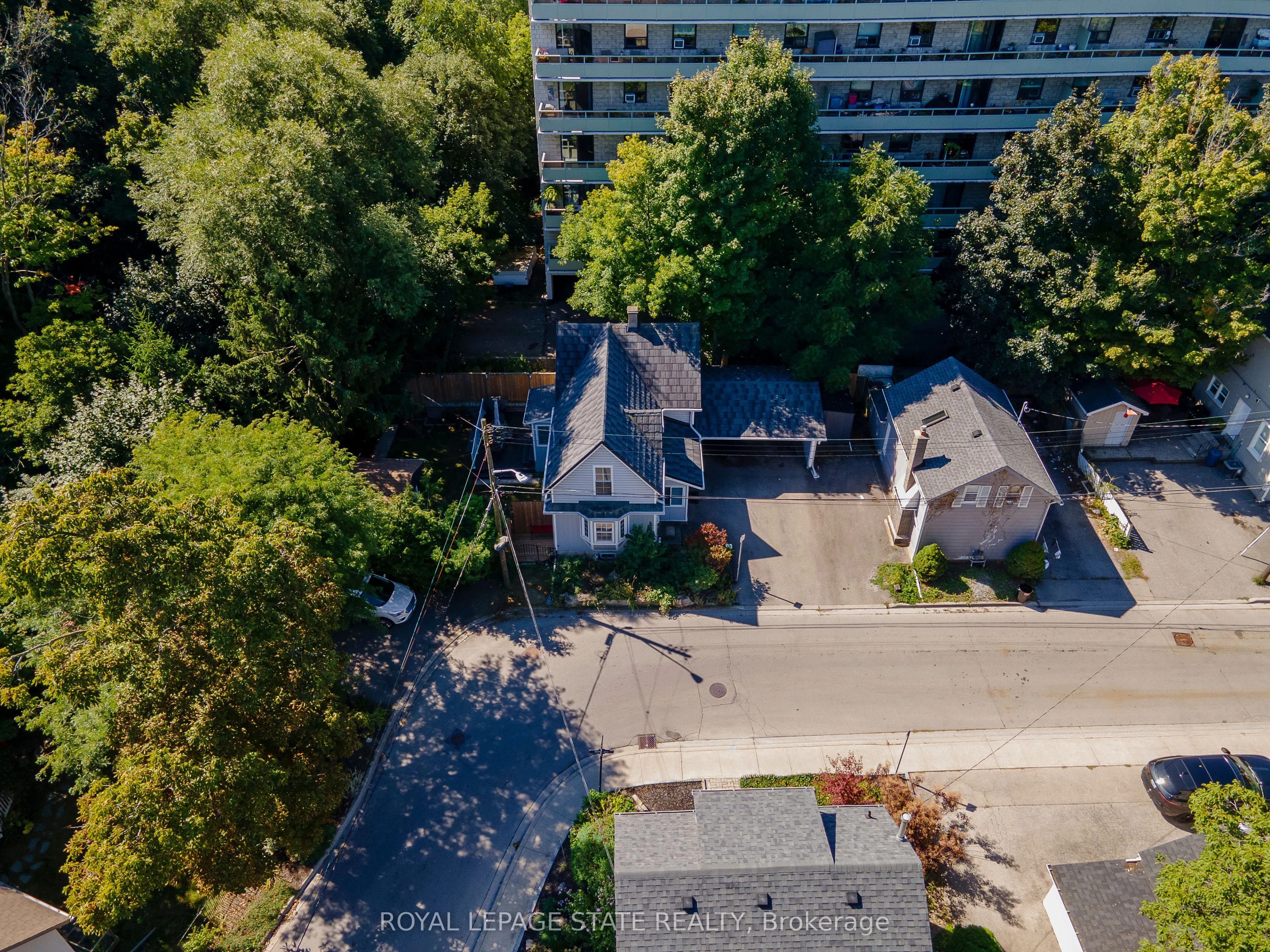 12 Maple Avenue