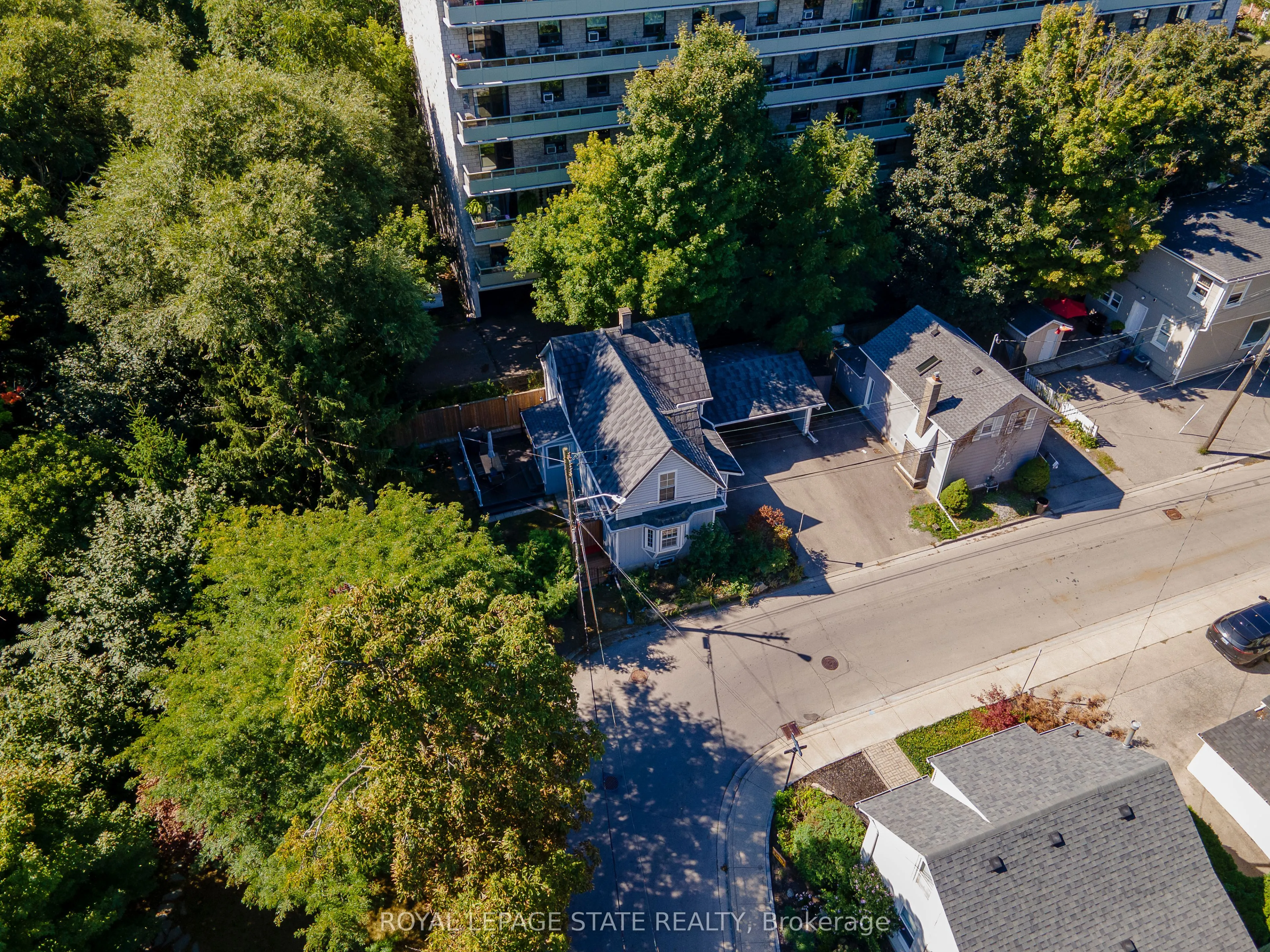 12 Maple Avenue