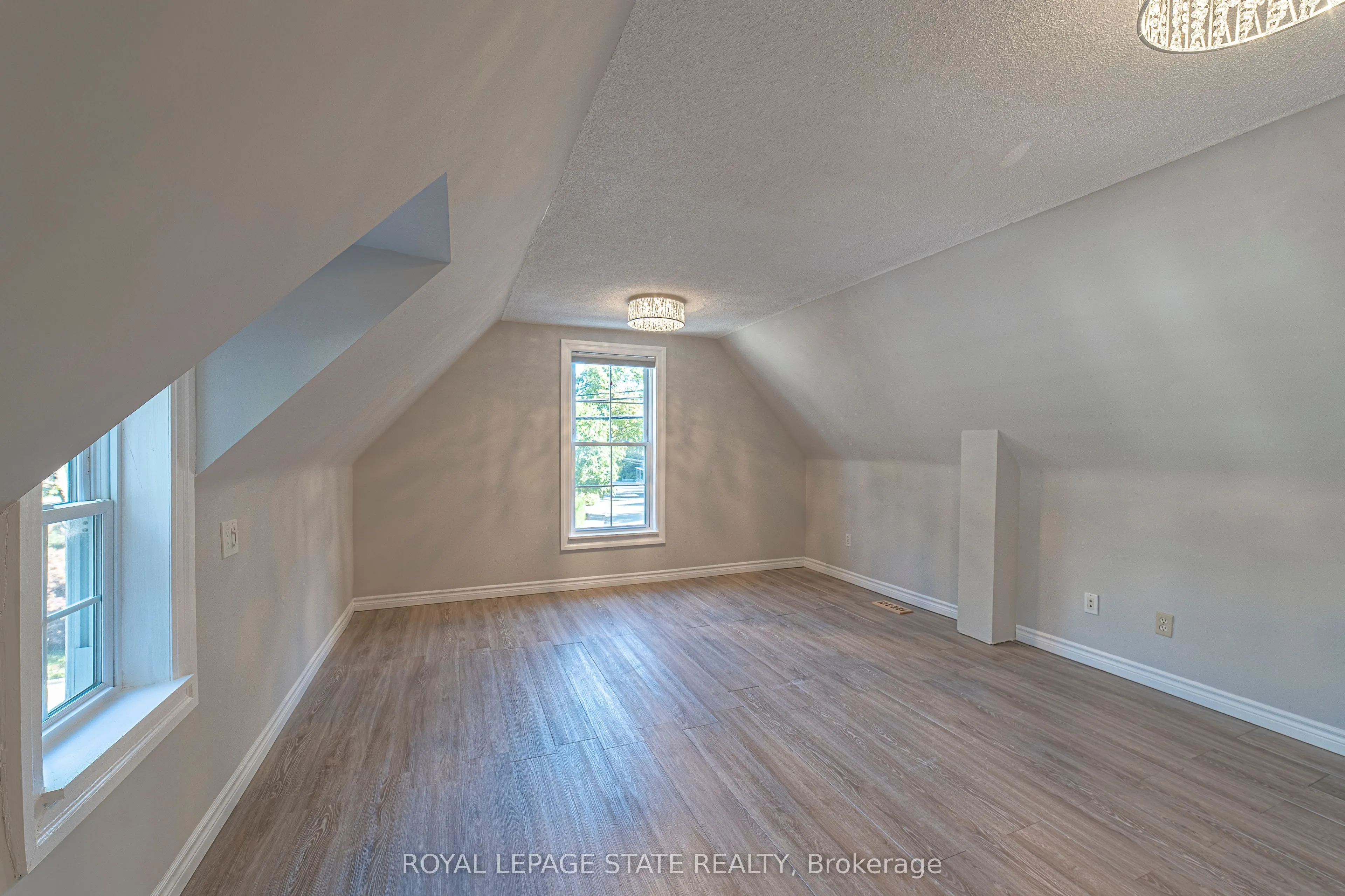 12 Maple Avenue