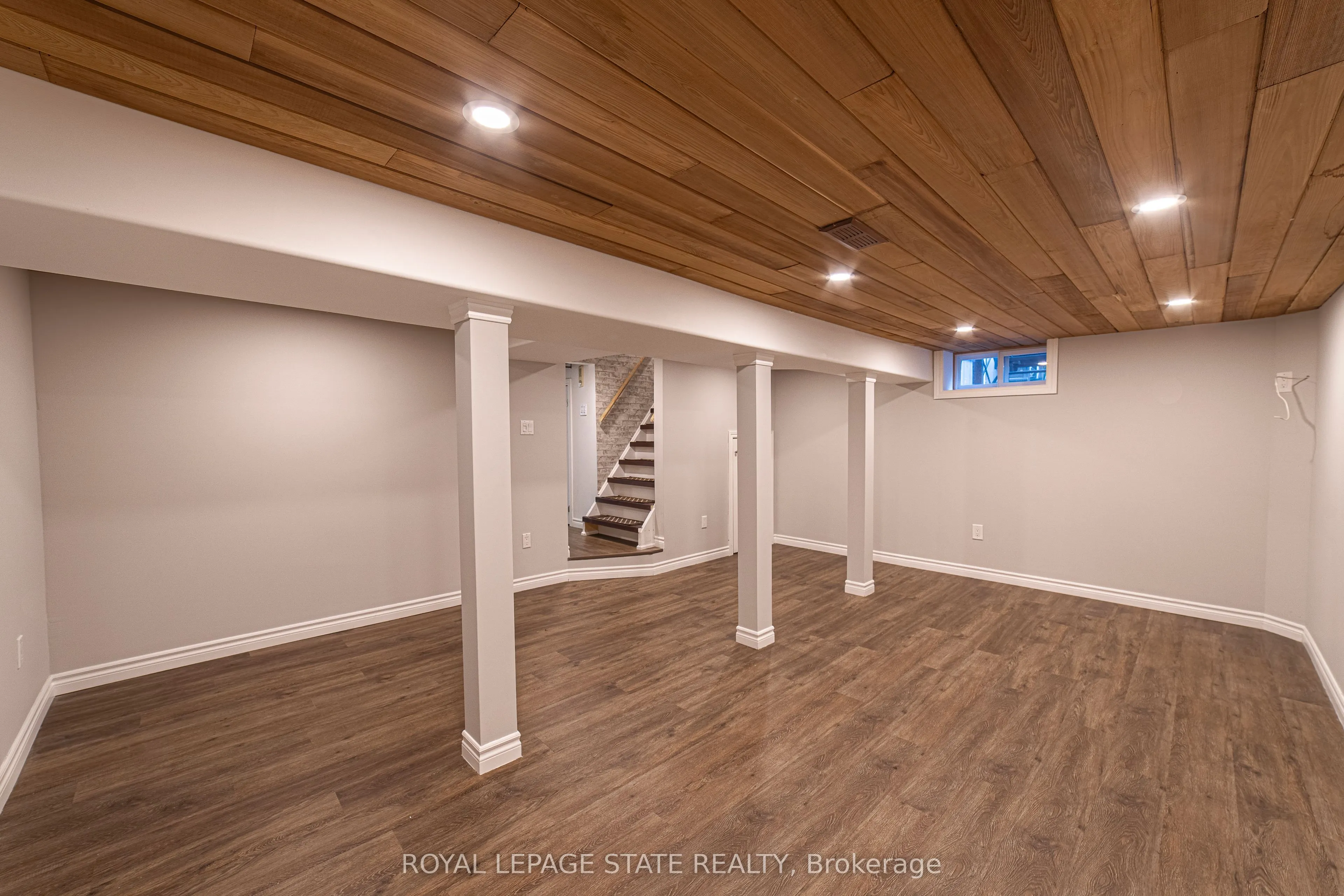 12 Maple Avenue