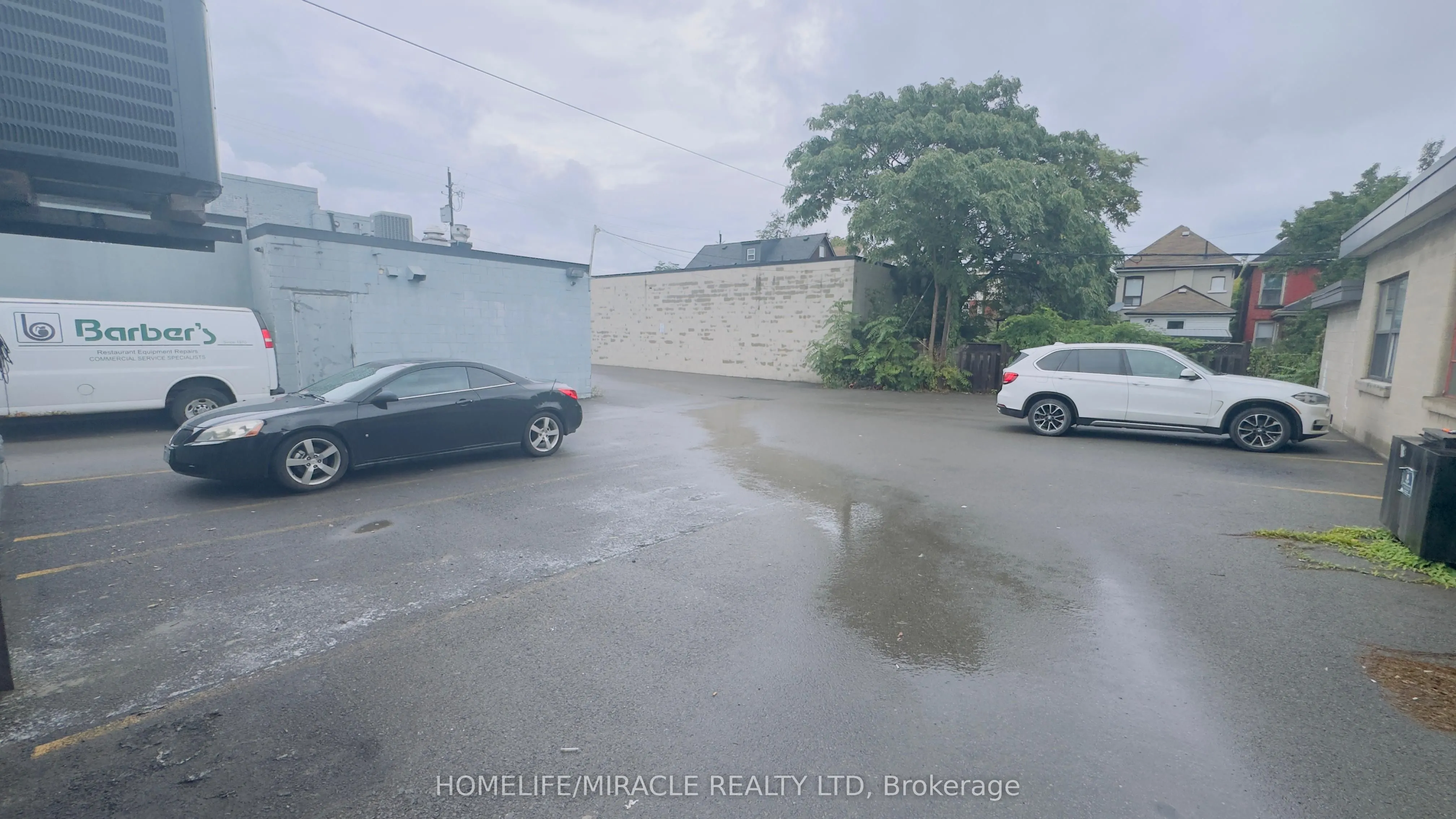 935 Barton Street E