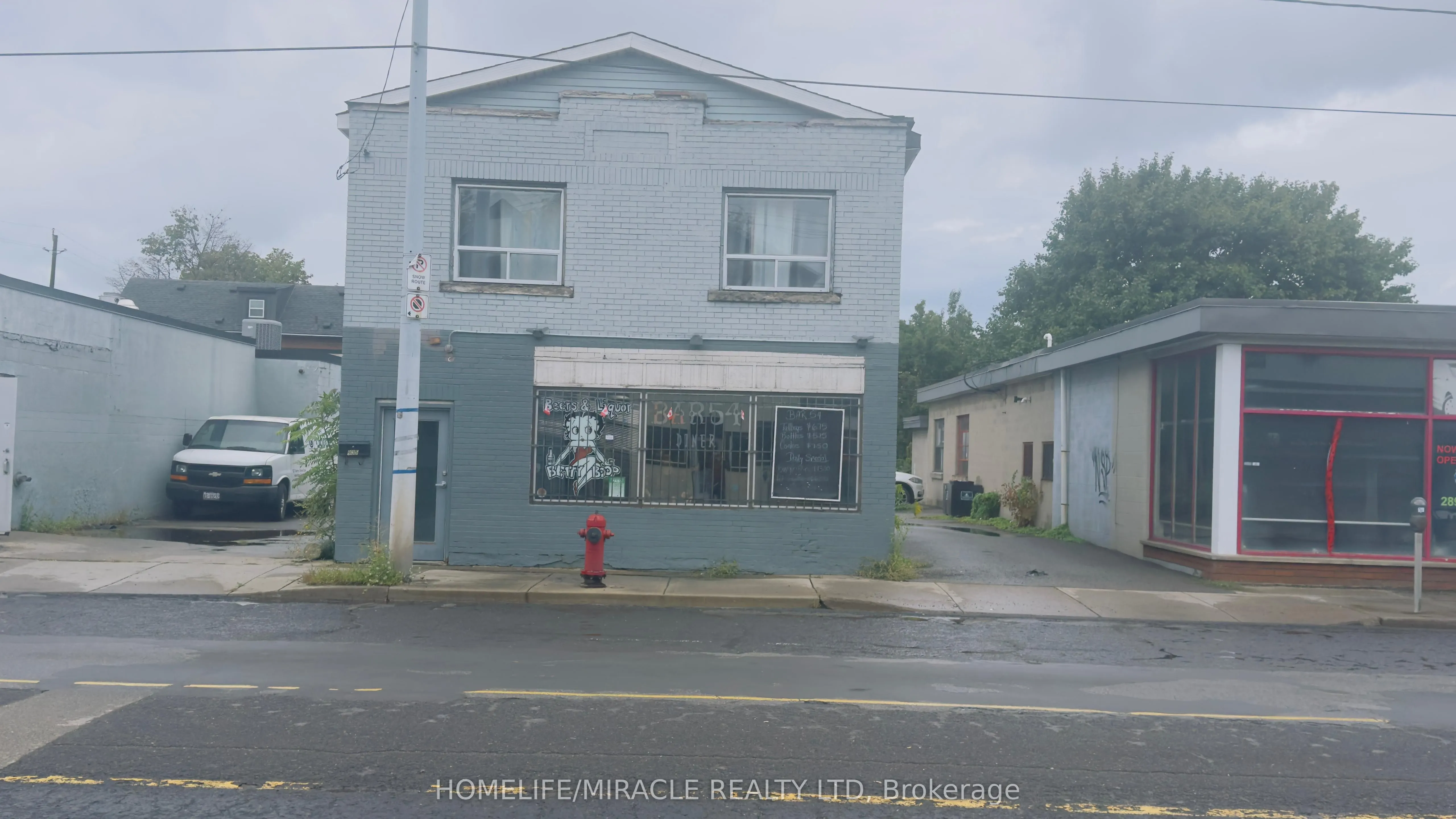 935 Barton Street E