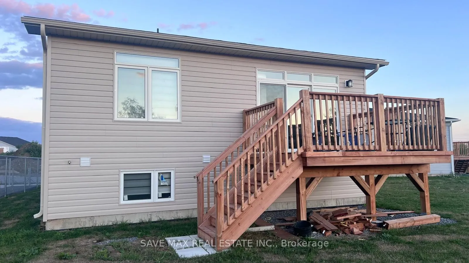 22 Summit Crescent